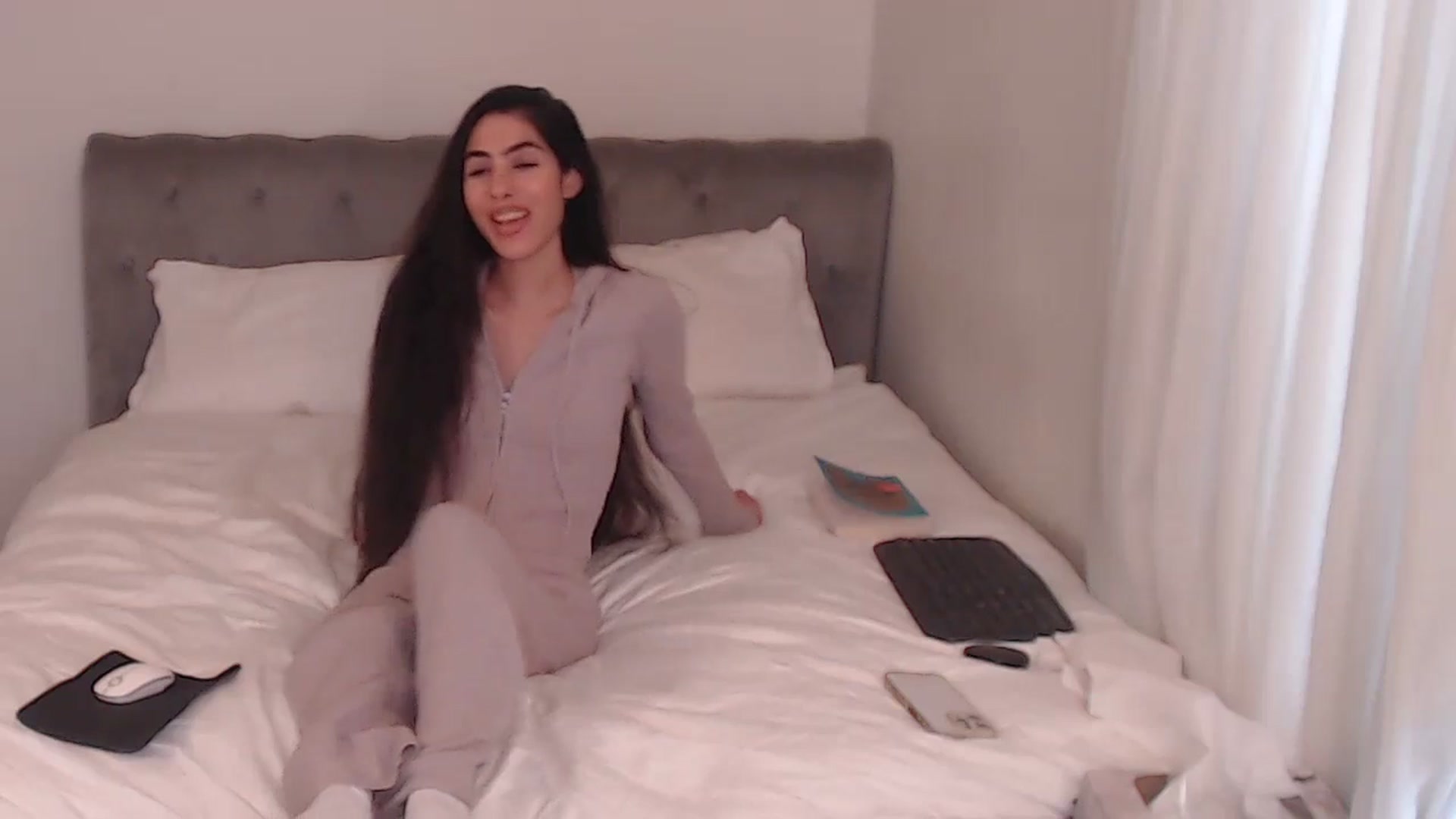 Gallery image thumbnail from AvaMaria's myfreecams stream on, 12/07/2025, 19:22 image 6 of 20
