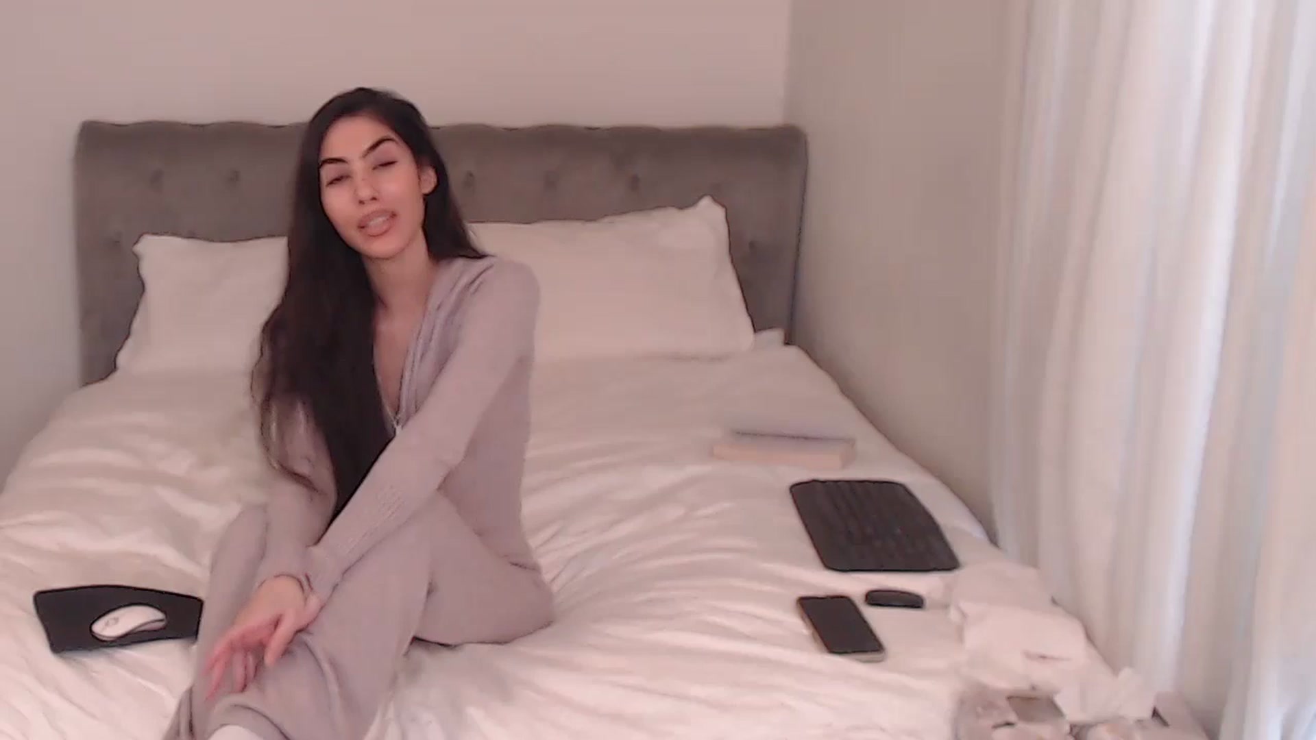 Gallery image thumbnail from AvaMaria's myfreecams stream on, 12/07/2025, 19:22 image 18 of 20