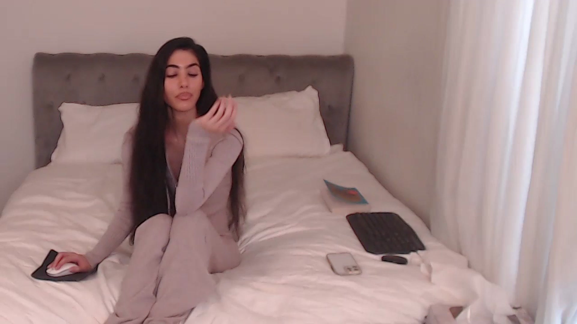 Gallery image thumbnail from AvaMaria's myfreecams stream on, 12/07/2025, 19:22 image 5 of 20