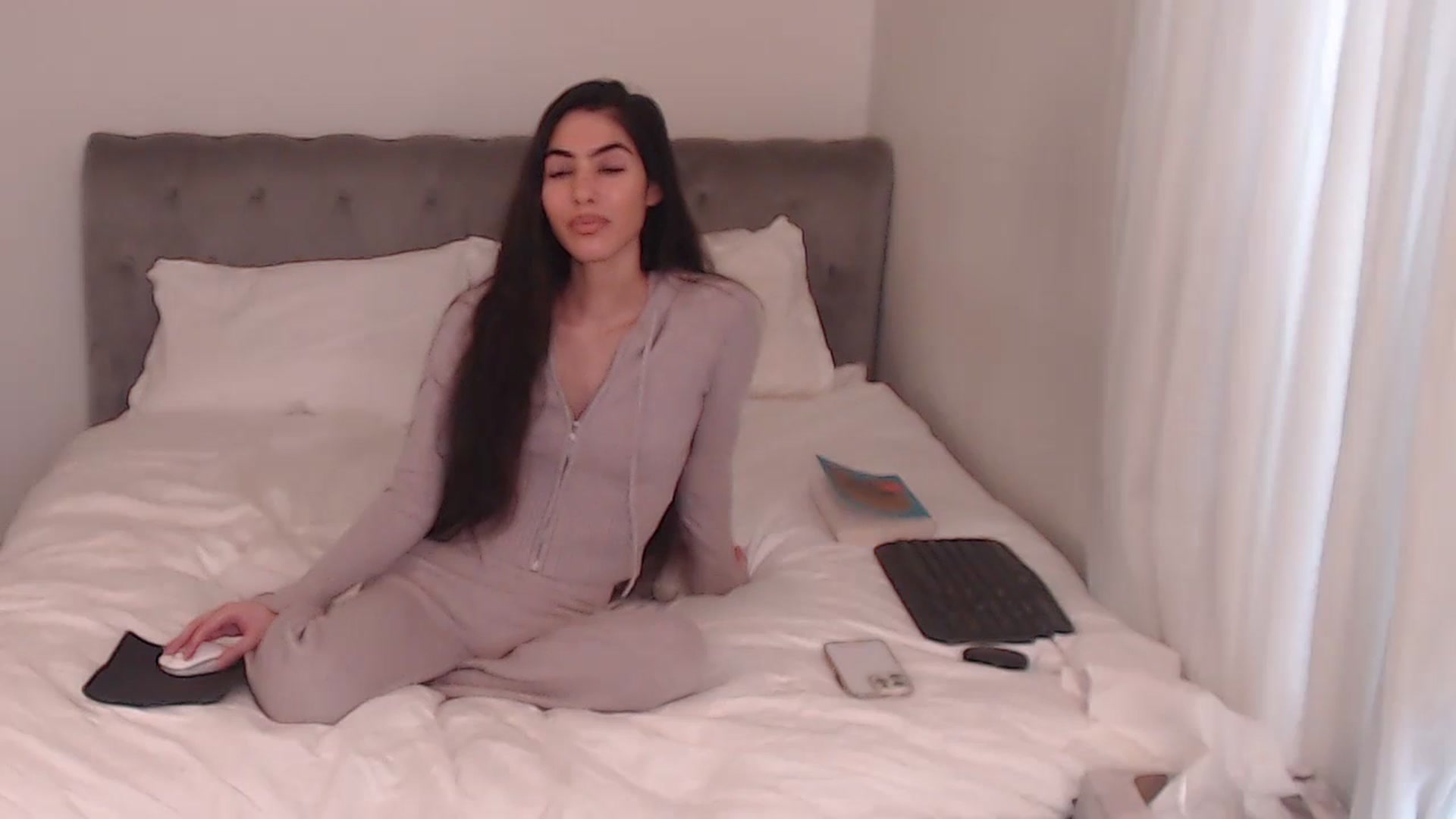 Gallery image thumbnail from AvaMaria's myfreecams stream on, 12/07/2025, 19:22 image 4 of 20