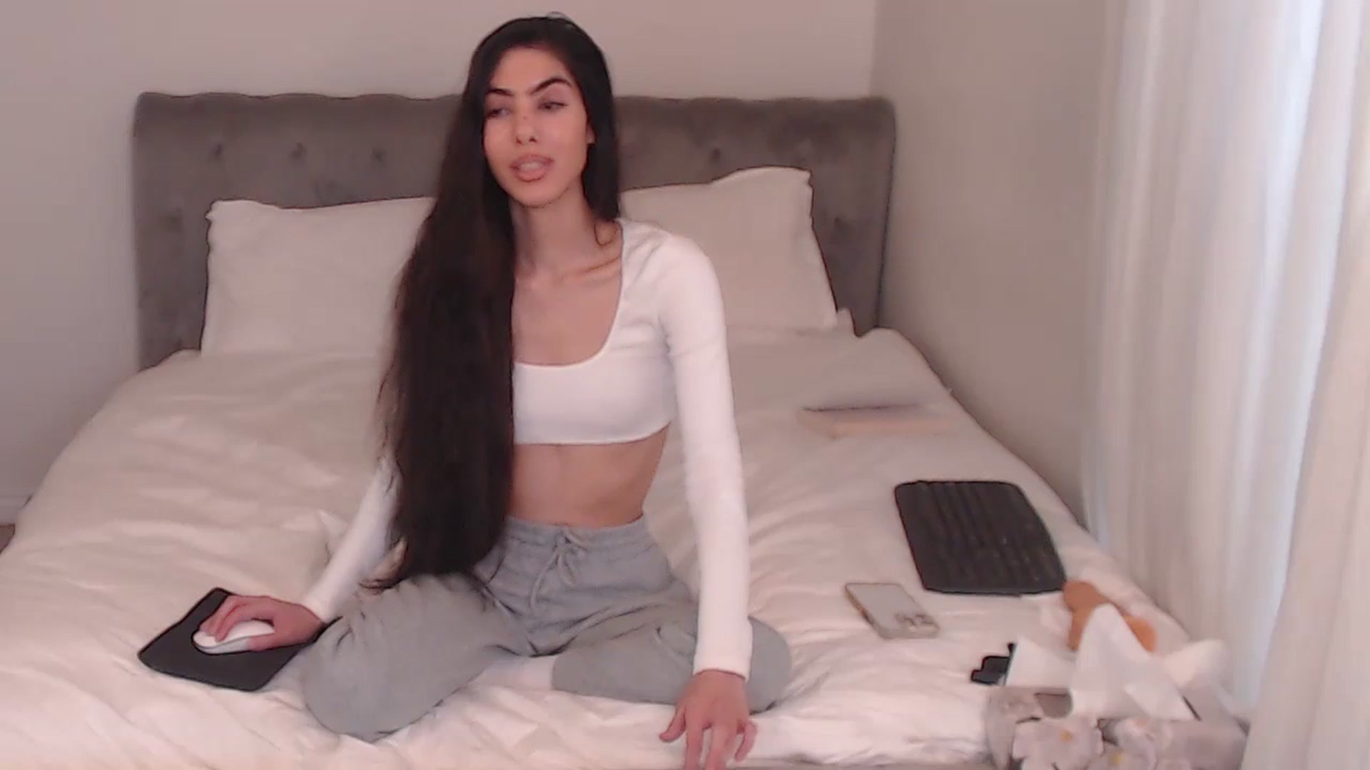 Gallery image thumbnail from AvaMaria's myfreecams stream on, 12/08/2025, 17:18 image 8 of 20