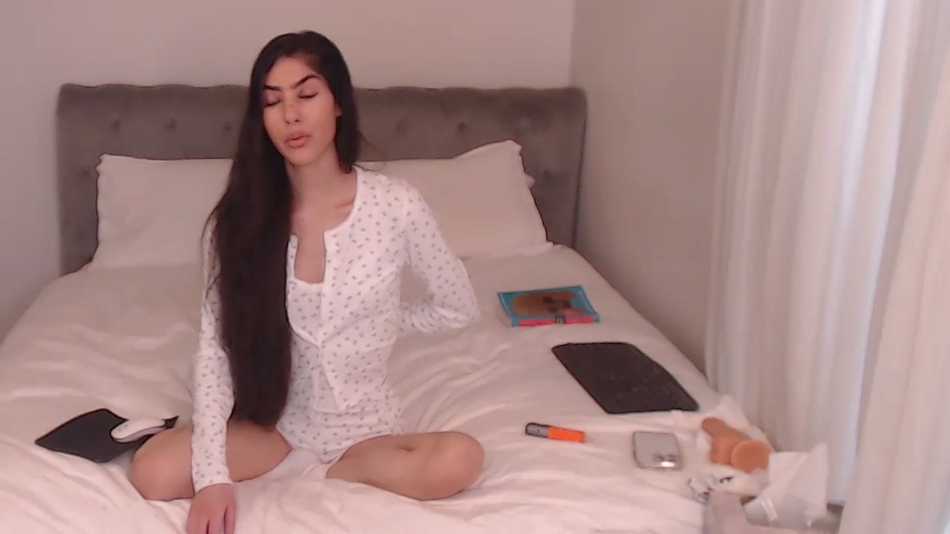 Gallery image thumbnail from AvaMaria's myfreecams stream on, 12/09/2025, 15:54 image 7 of 20