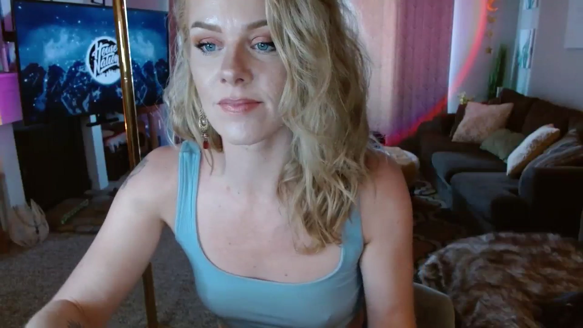 Gallery image thumbnail from AvaMonroe_'s myfreecams stream on, 07/25/2023, 01:01 image 6 of 20