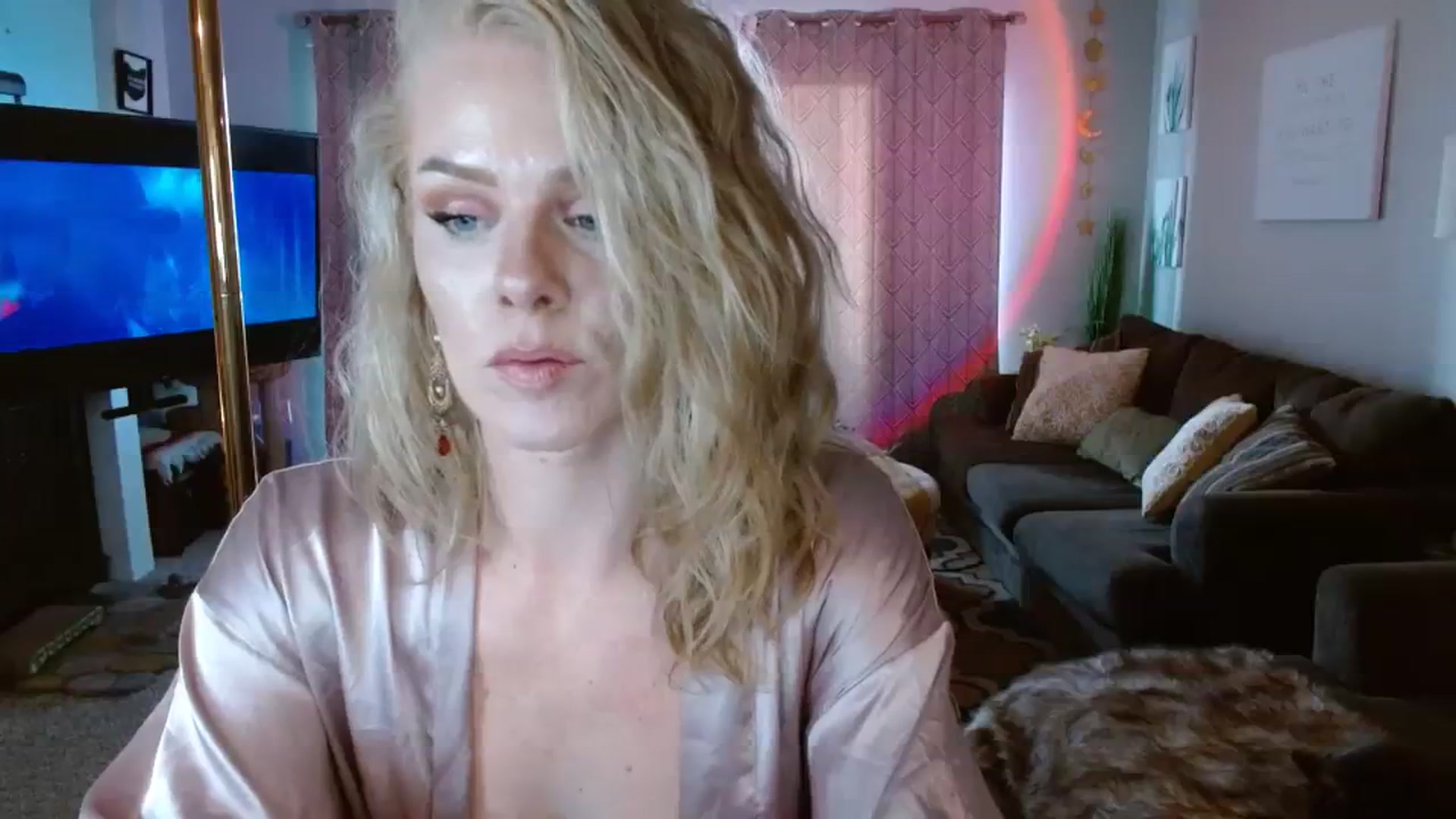 Gallery image thumbnail from AvaMonroe_'s myfreecams stream on, 07/25/2023, 01:28 image 15 of 20