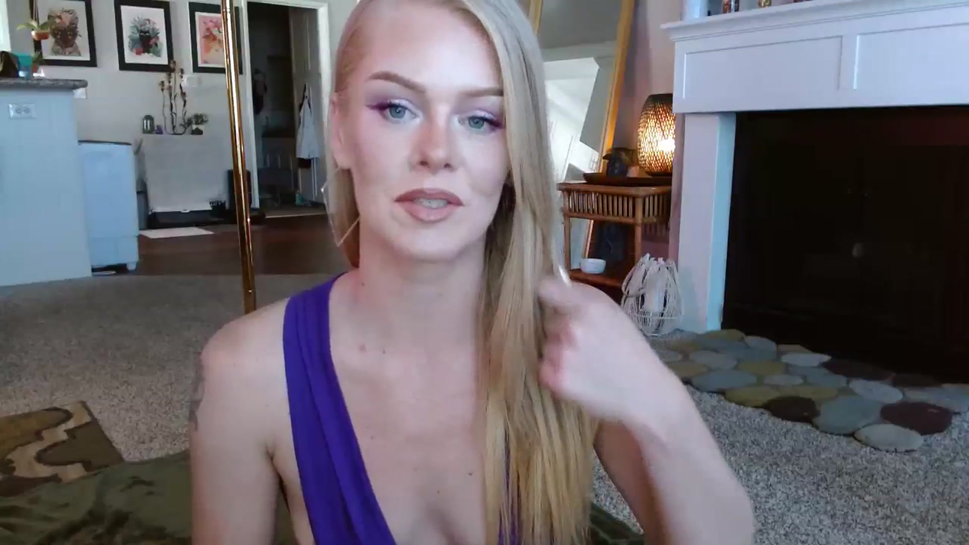 Gallery image thumbnail from AvaMonroe_'s myfreecams stream on, 07/27/2023, 24:26 image 7 of 20