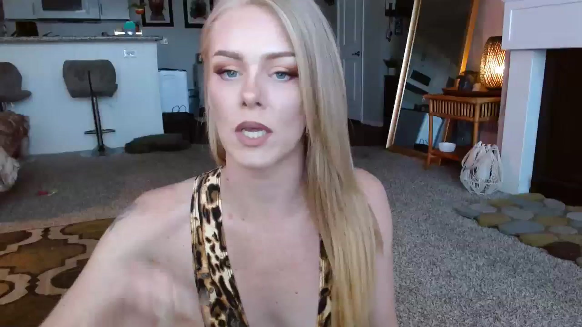 Gallery image thumbnail from AvaMonroe_'s myfreecams stream on, 07/28/2023, 02:50 image 2 of 20