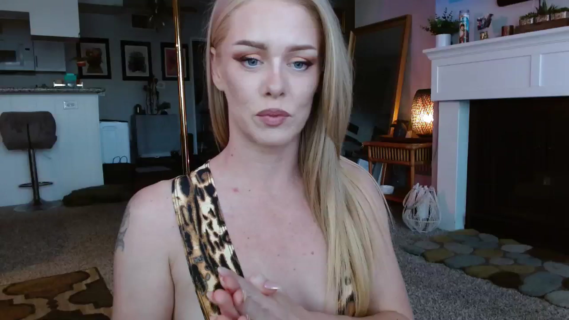 Gallery image thumbnail from AvaMonroe_'s myfreecams stream on, 07/28/2023, 02:50 image 13 of 20
