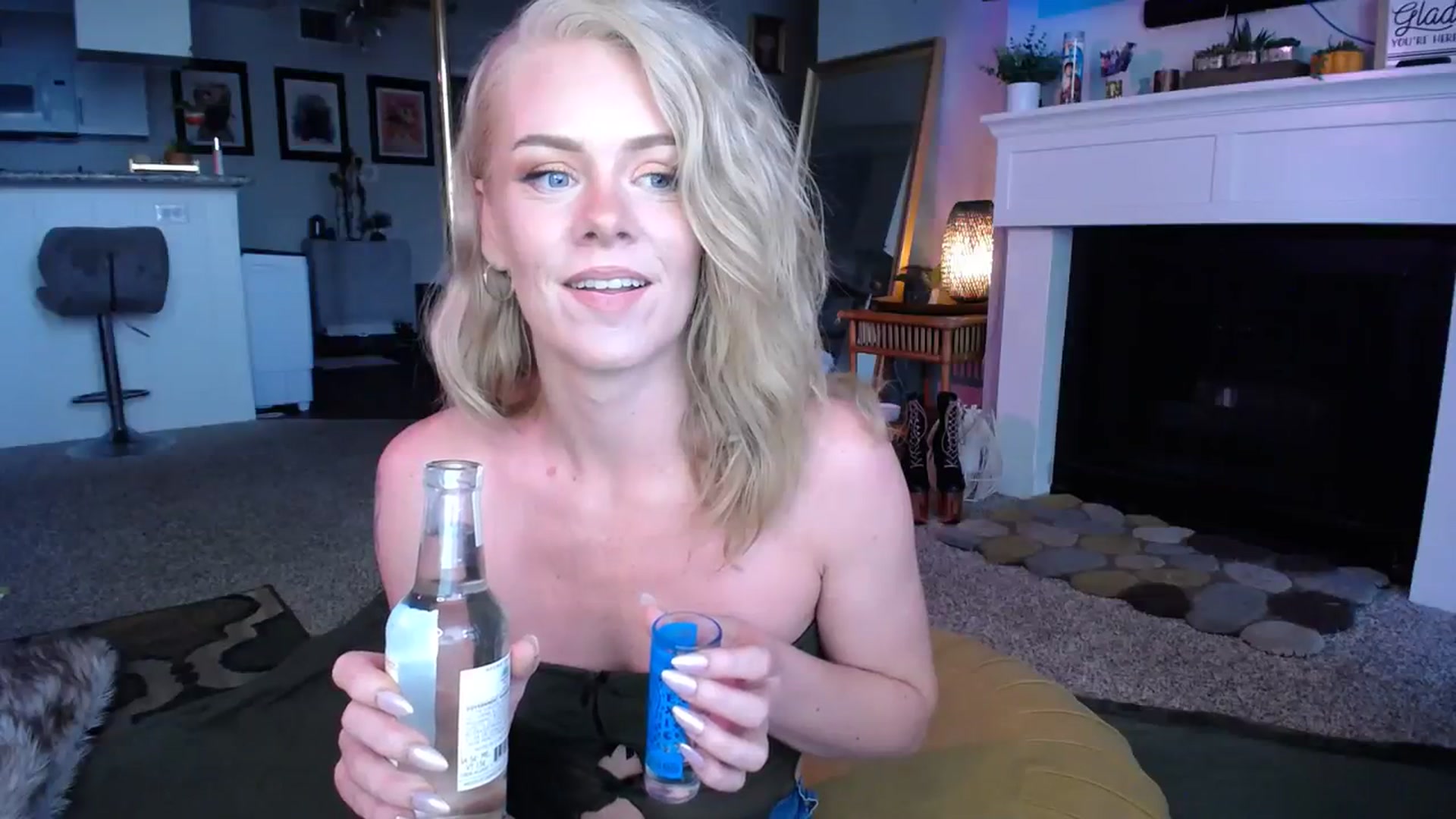Gallery image thumbnail from AvaMonroe_'s myfreecams stream on, 07/31/2023, 01:50 image 5 of 20