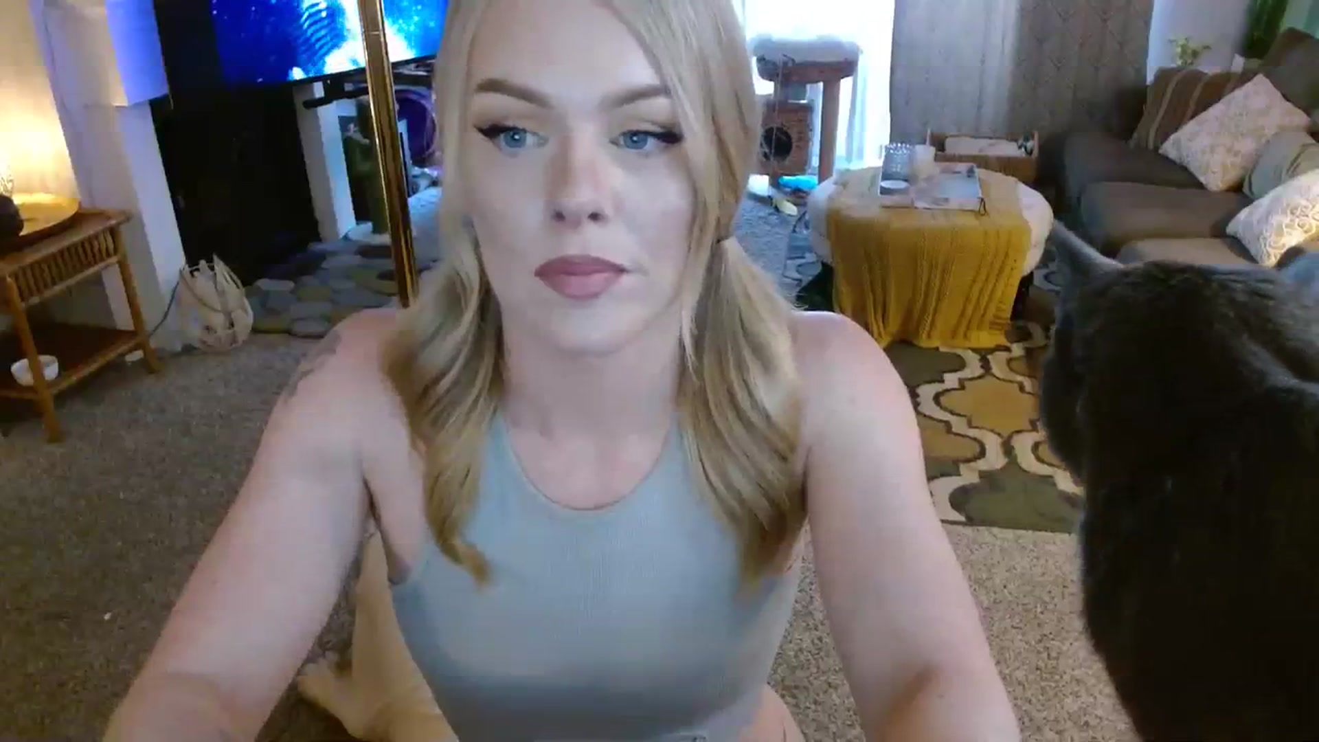 Gallery image thumbnail from AvaMonroe_'s myfreecams stream on, 08/04/2023, 03:02 image 9 of 20
