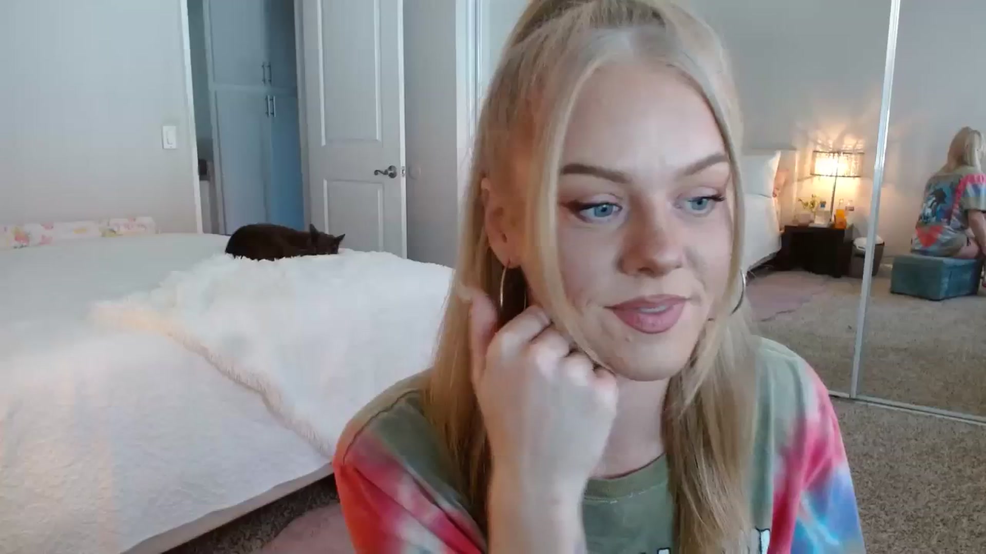 Gallery image thumbnail from AvaMonroe_'s myfreecams stream on, 08/08/2023, 24:02 image 6 of 20