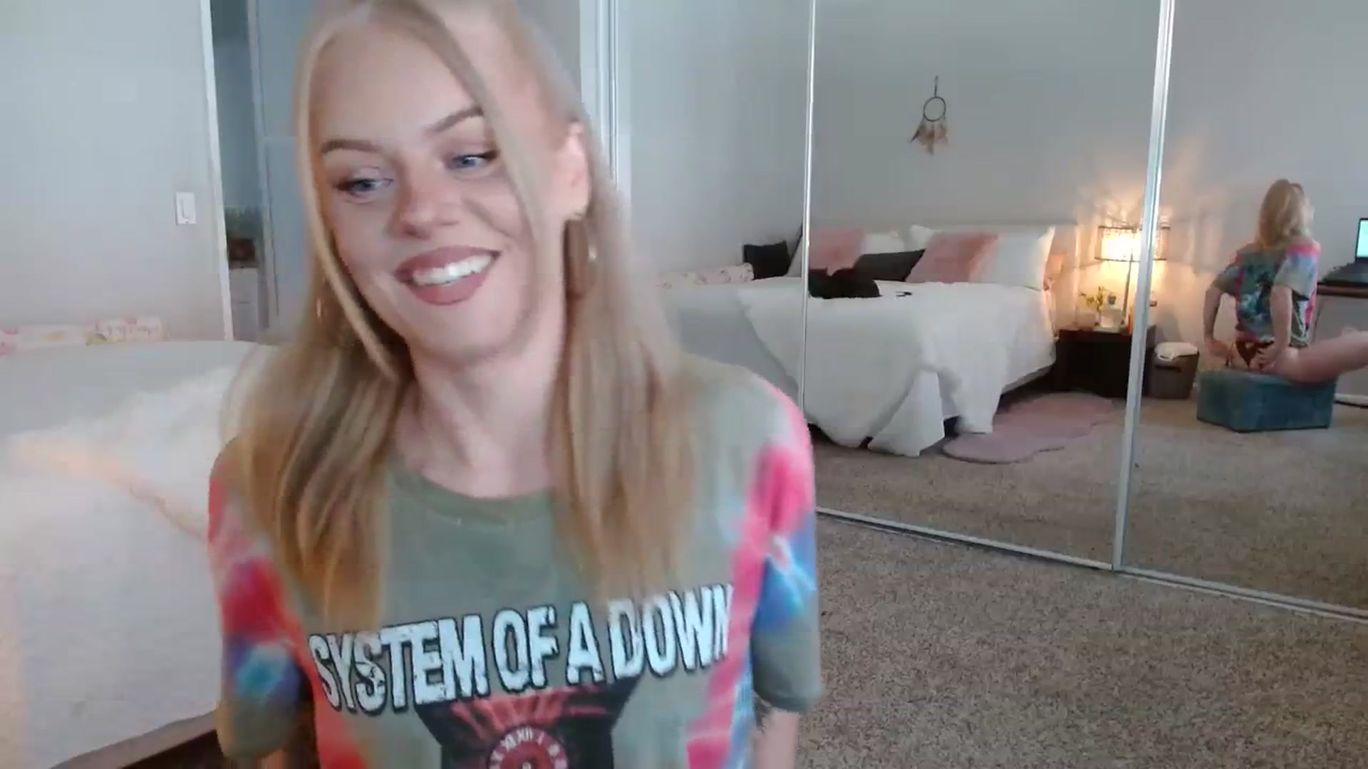 Gallery image thumbnail from AvaMonroe_'s myfreecams stream on, 08/08/2023, 24:02 image 16 of 20