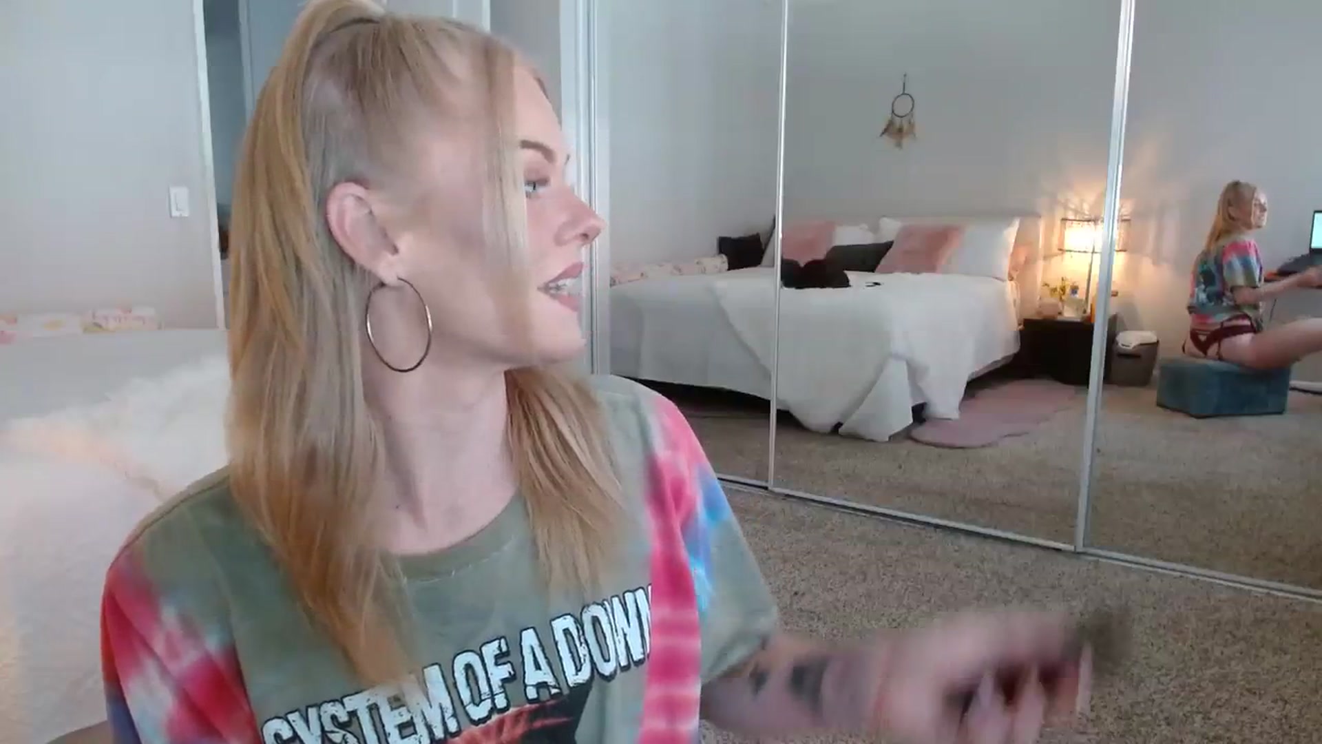 Gallery image thumbnail from AvaMonroe_'s myfreecams stream on, 08/08/2023, 24:02 image 15 of 20