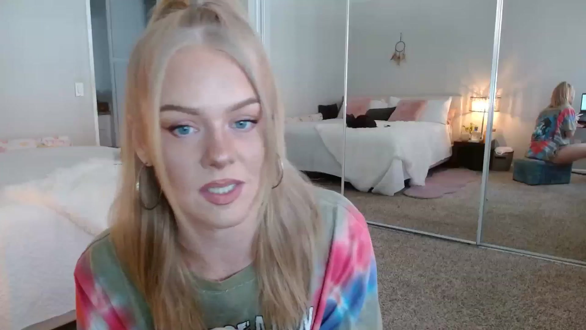 Gallery image thumbnail from AvaMonroe_'s myfreecams stream on, 08/08/2023, 24:02 image 14 of 20