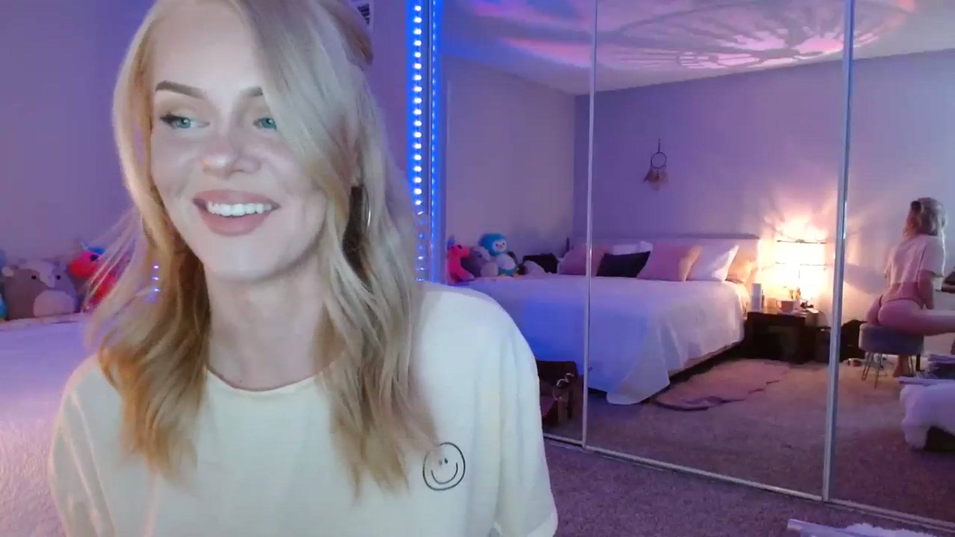 Gallery image thumbnail from AvaMonroe_'s myfreecams stream on, 08/09/2023, 01:01 image 13 of 20