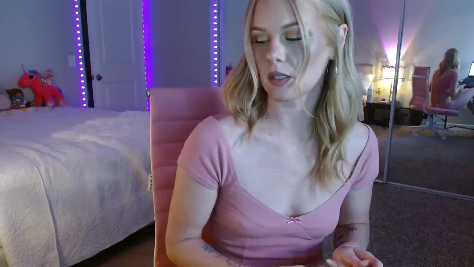 Gallery image thumbnail from AvaMonroe_'s myfreecams stream on, 08/10/2023, 24:54 image 20 of 20