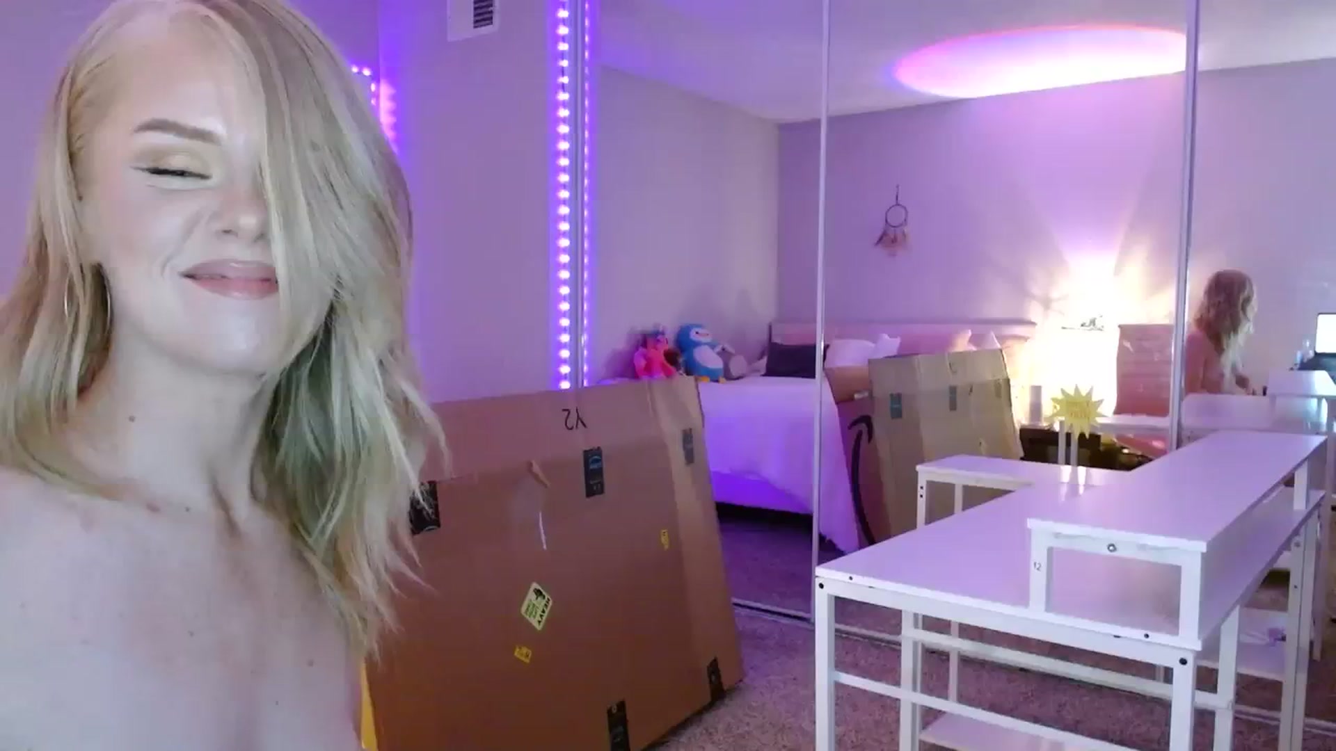 Gallery image thumbnail from AvaMonroe_'s myfreecams stream on, 08/11/2023, 03:02 image 20 of 20