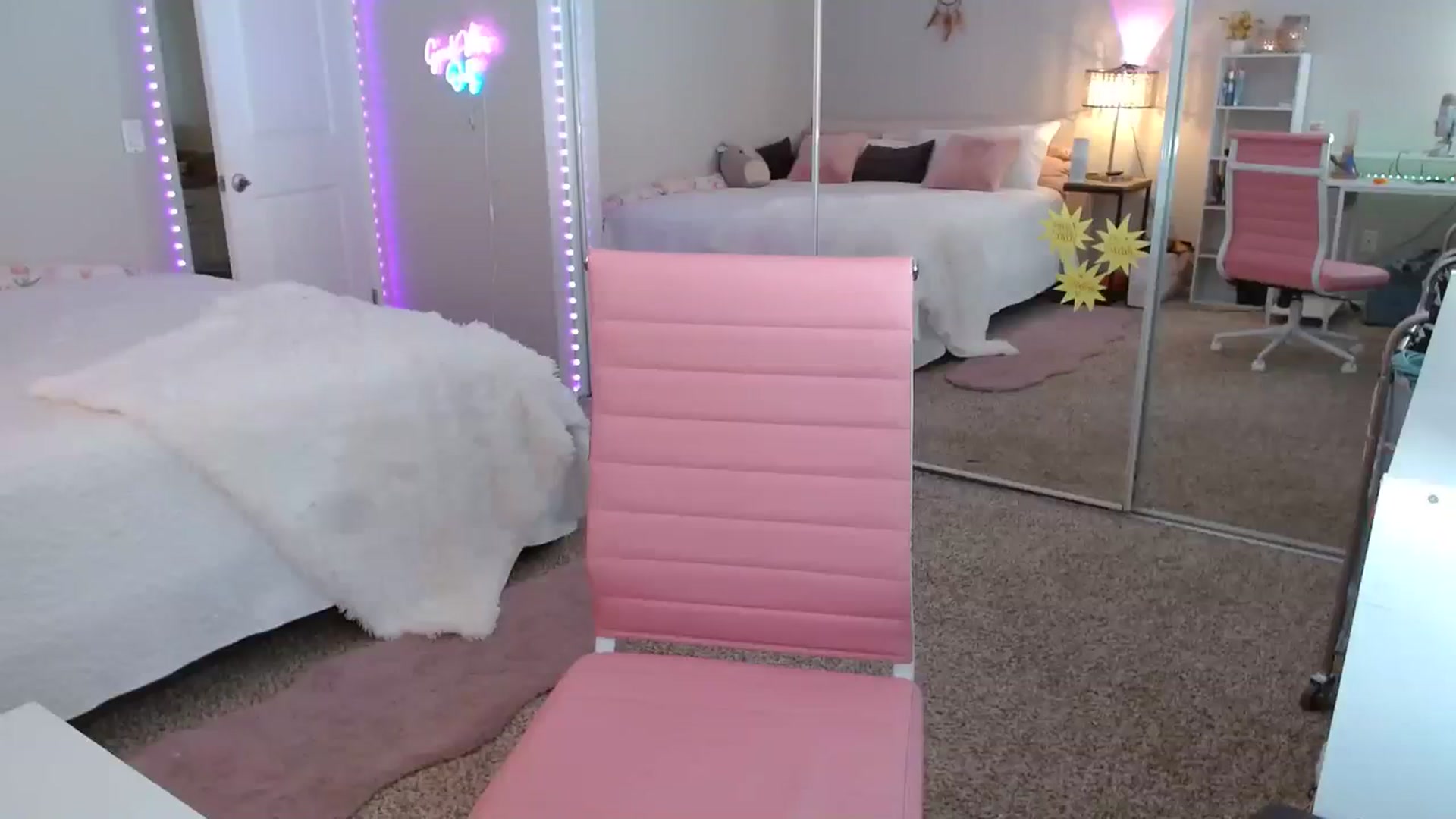 Gallery image thumbnail from AvaMonroe_'s myfreecams stream on, 08/15/2023, 24:01 image 5 of 20