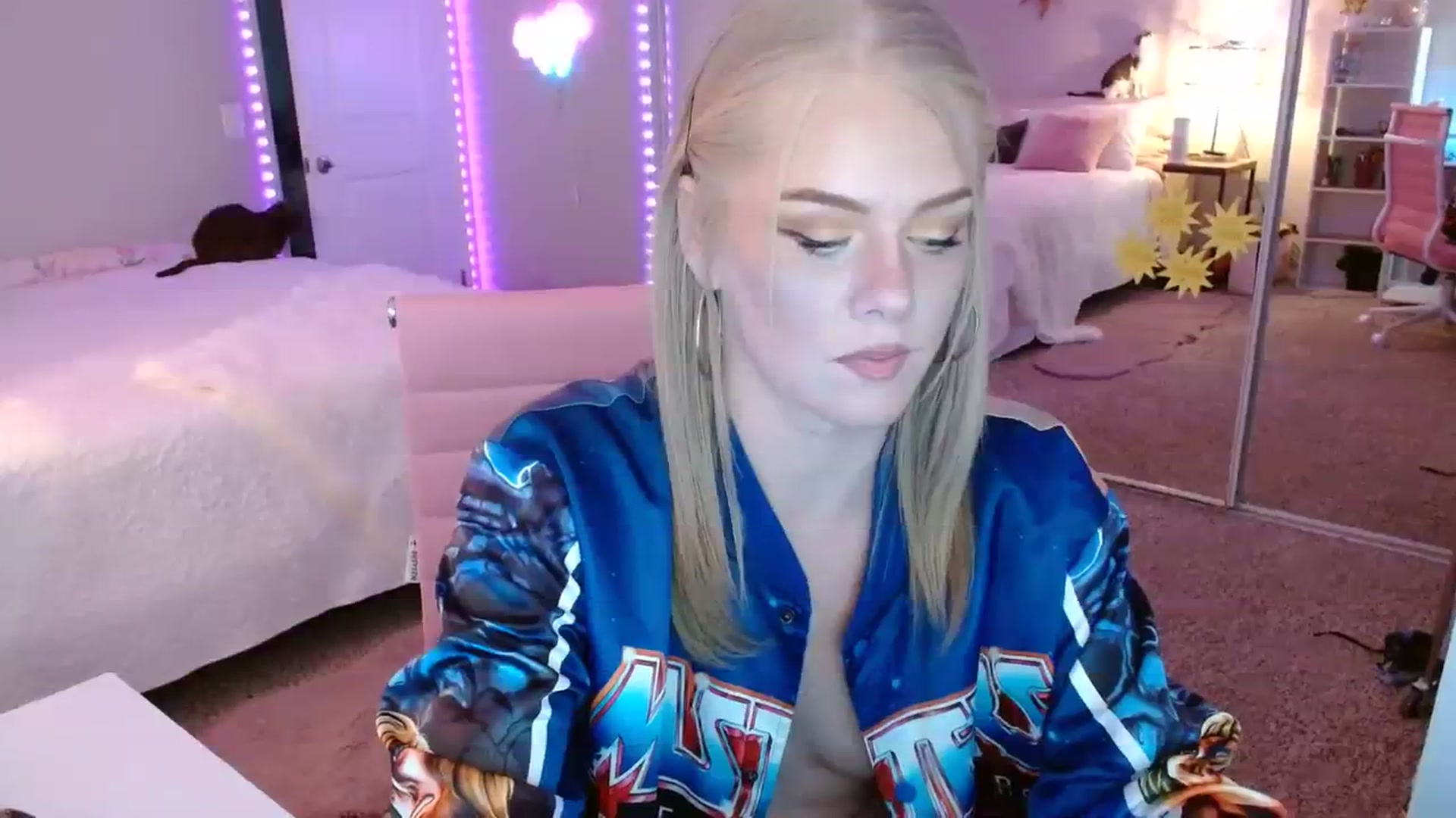 Gallery image thumbnail from AvaMonroe_'s myfreecams stream on, 08/15/2023, 03:37 image 2 of 20