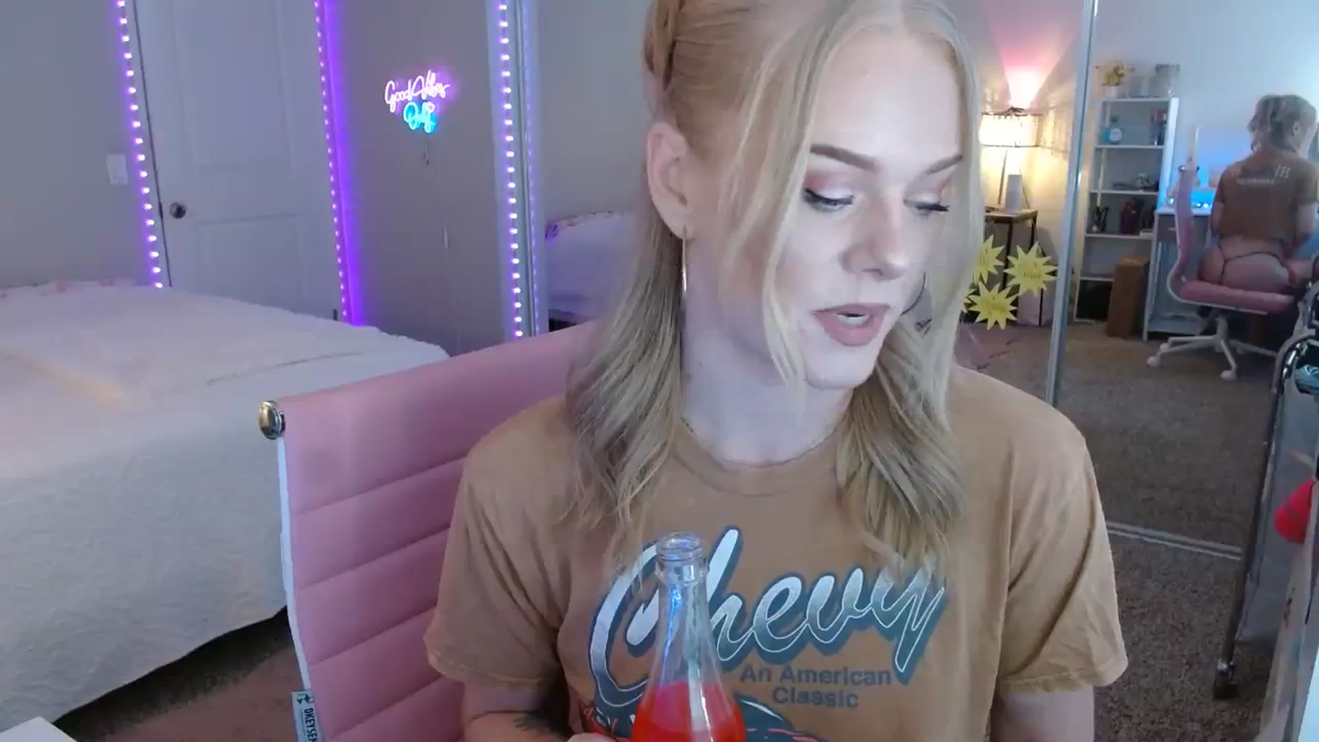 Gallery image thumbnail from AvaMonroe_'s myfreecams stream on, 08/17/2023, 24:05 image 2 of 20