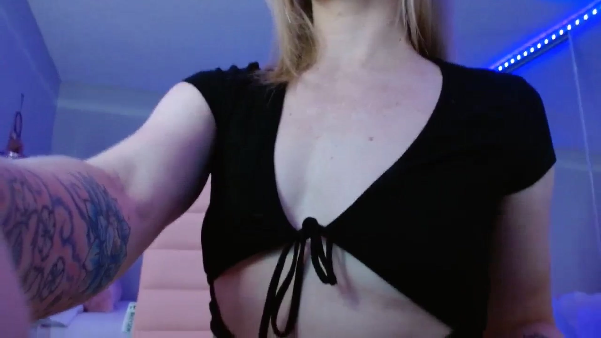 Gallery image thumbnail from AvaMonroe_'s myfreecams stream on, 08/18/2023, 01:42 image 2 of 20