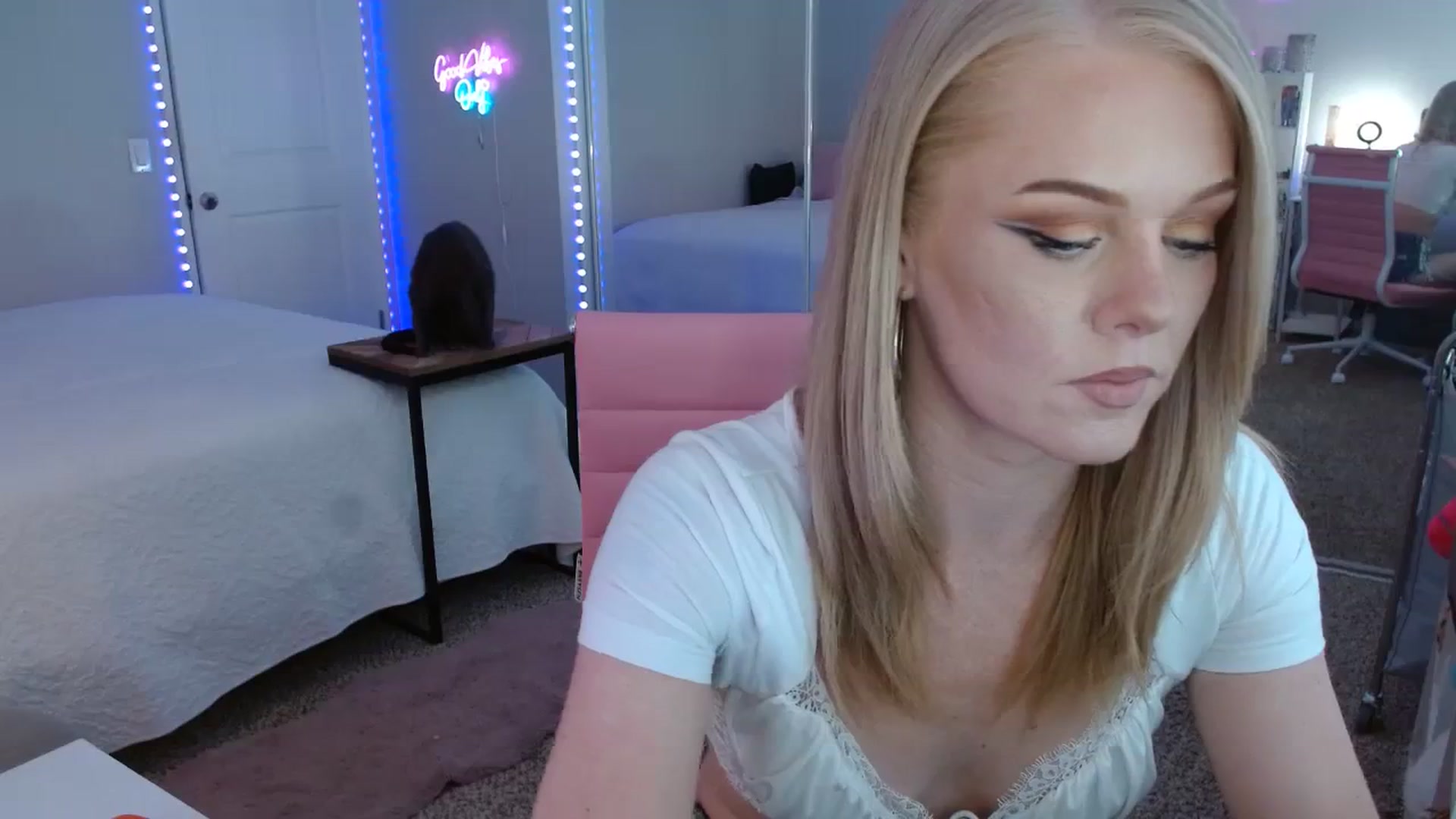 Gallery image thumbnail from AvaMonroe_'s myfreecams stream on, 08/18/2023, 23:47 image 9 of 20