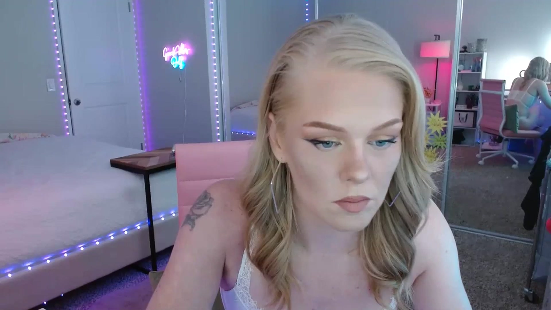 Gallery image thumbnail from AvaMonroe_'s myfreecams stream on, 08/22/2023, 24:35 image 11 of 20