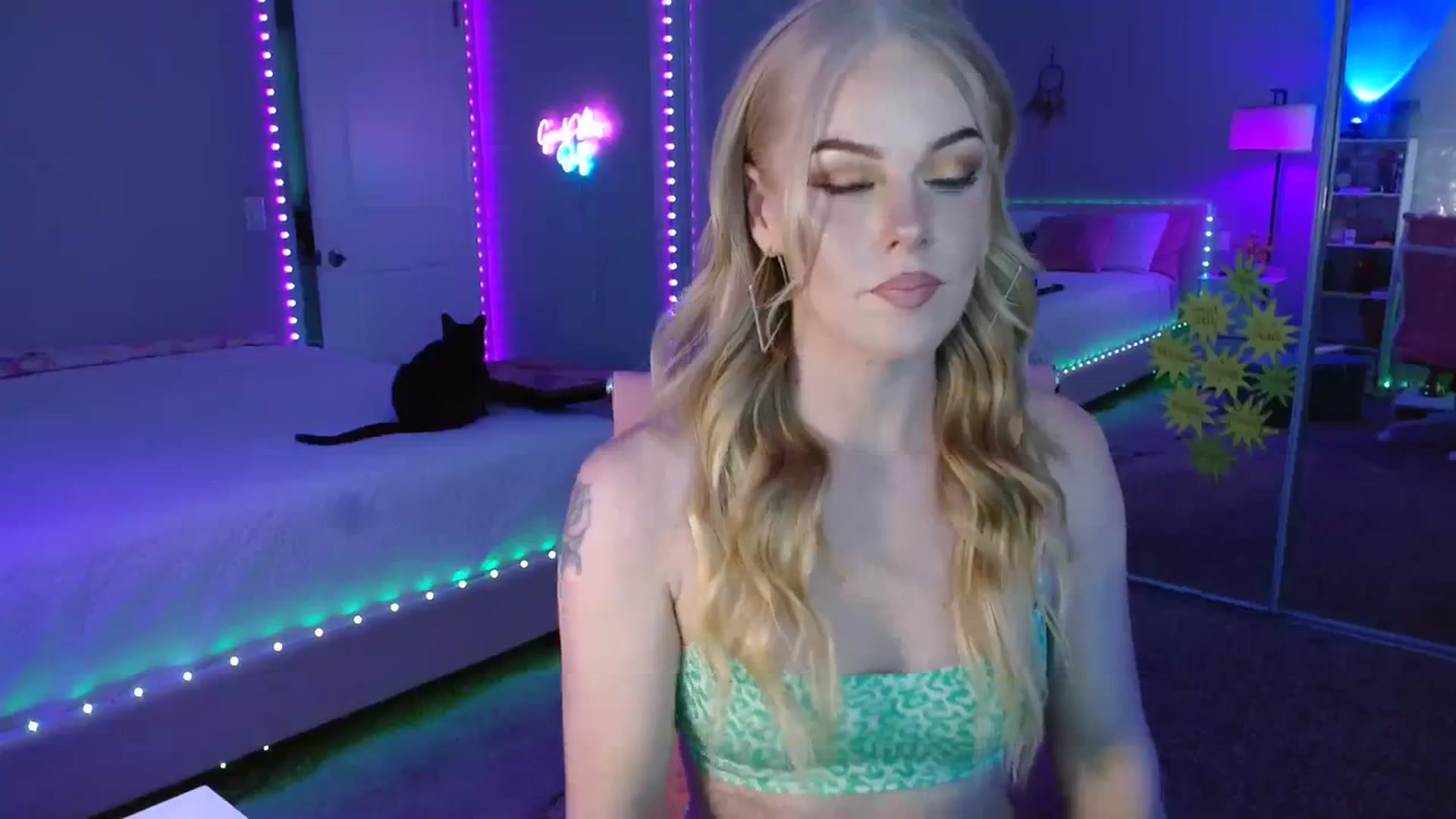 Gallery image thumbnail from AvaMonroe_'s myfreecams stream on, 08/30/2023, 05:12 image 3 of 20
