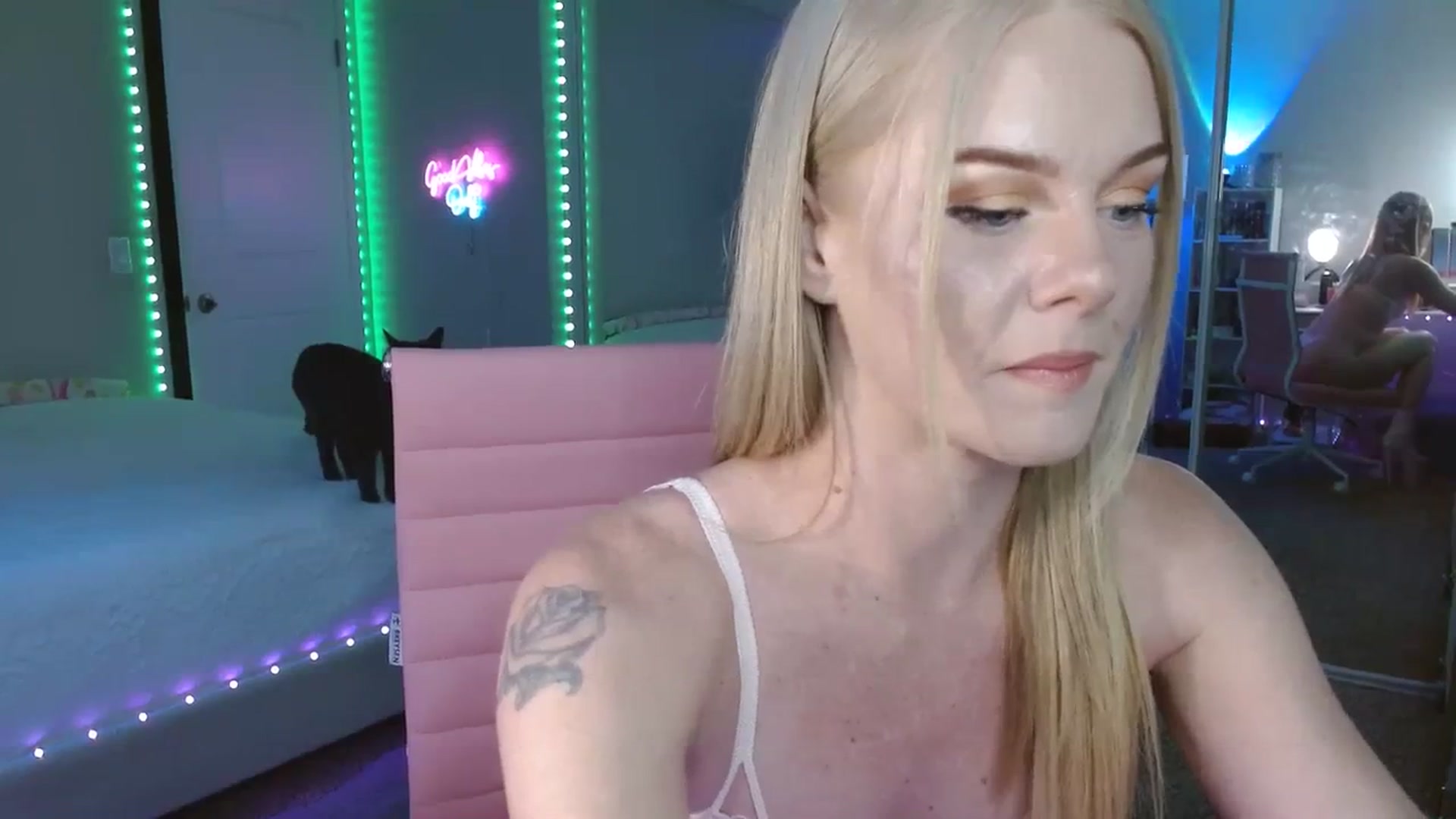 Gallery image thumbnail from AvaMonroe_'s myfreecams stream on, 09/09/2023, 03:00 image 9 of 20