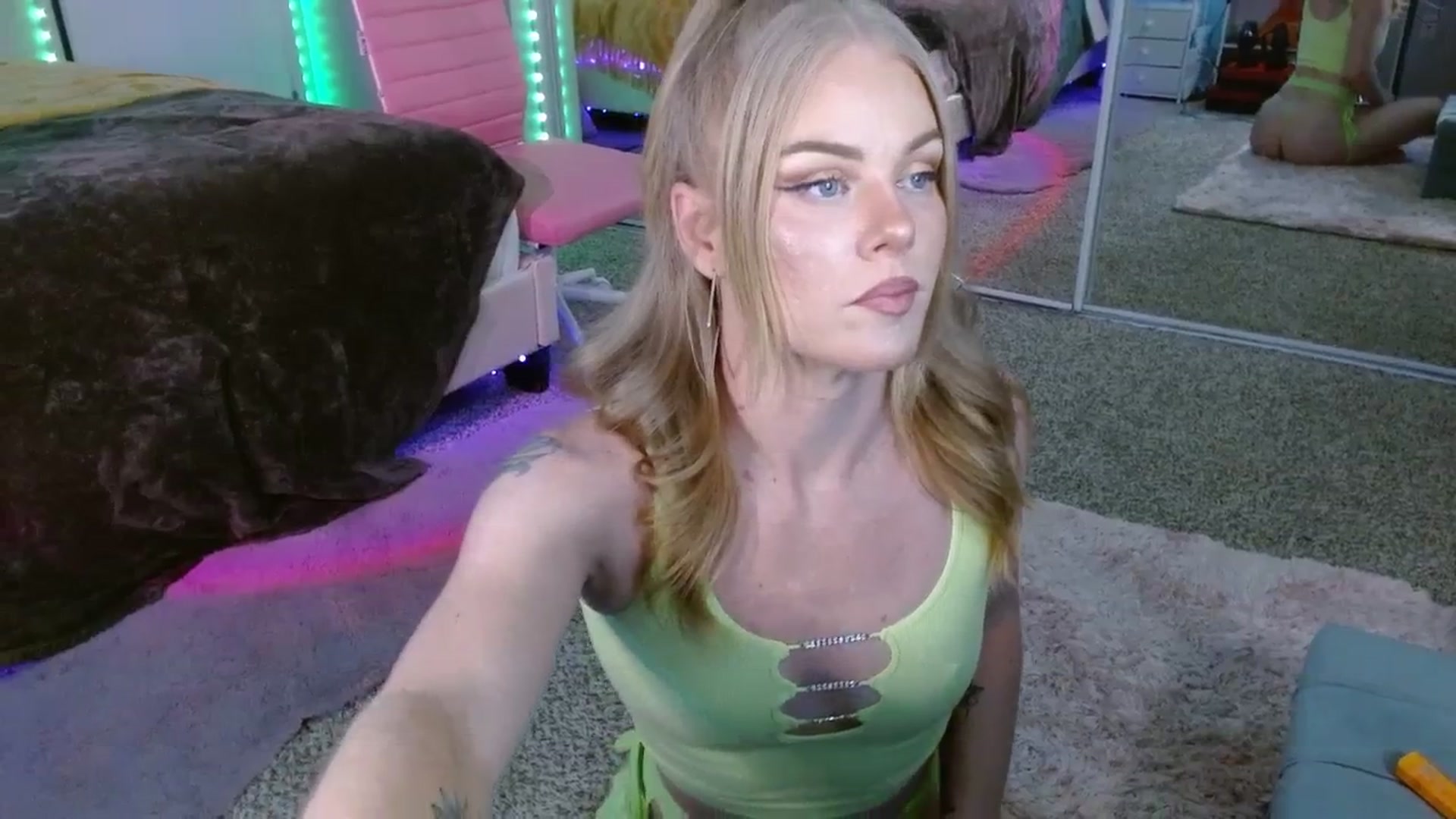 Gallery image thumbnail from AvaMonroe_'s myfreecams stream on, 09/21/2023, 01:20 image 13 of 20