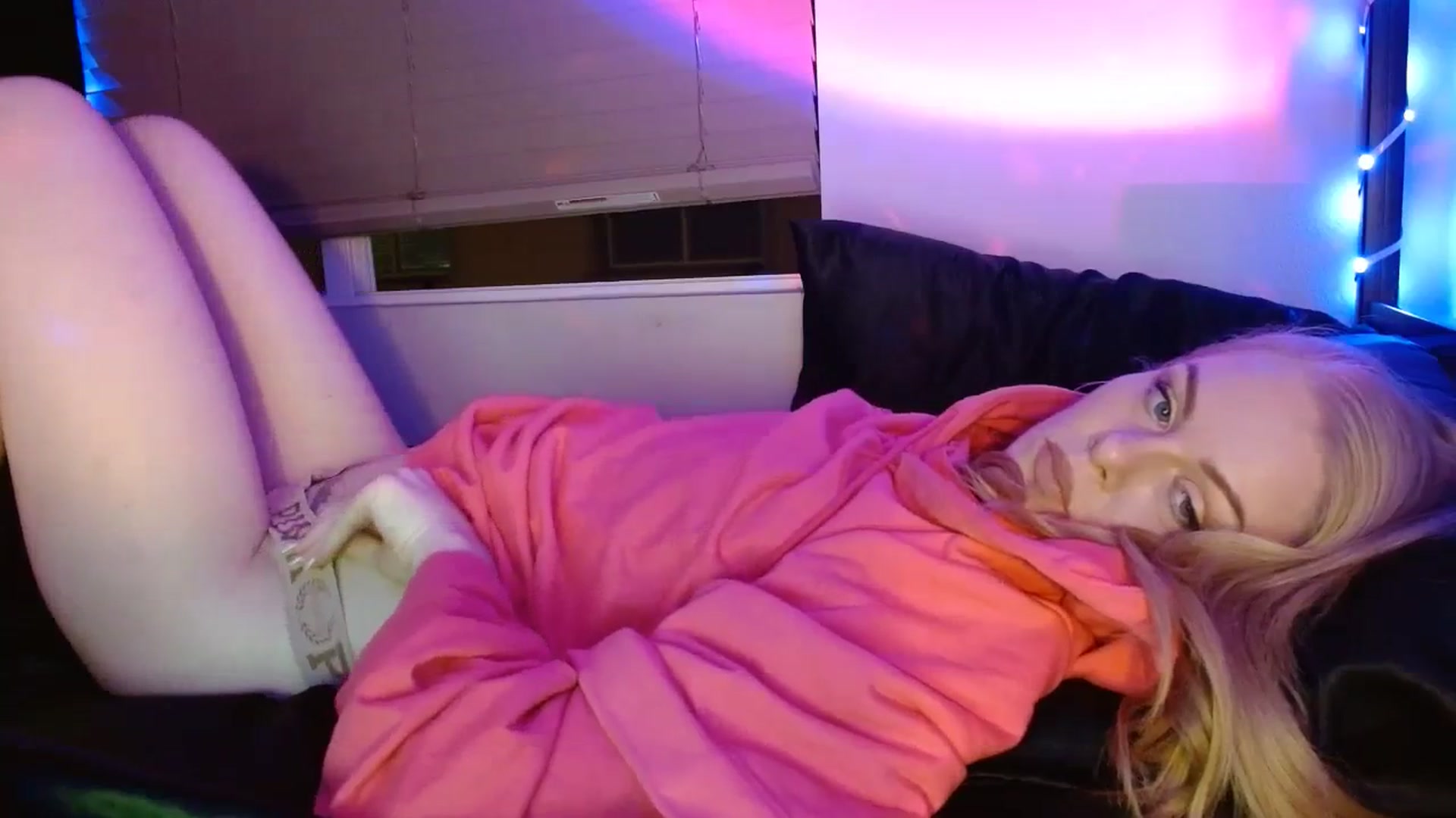 Gallery image thumbnail from AvaMonroe_'s myfreecams stream on, 09/24/2023, 11:19 image 5 of 20