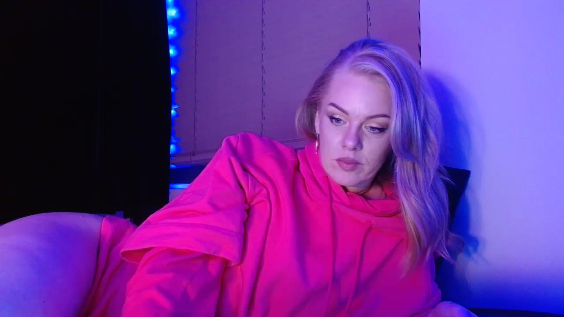 Gallery image thumbnail from AvaMonroe_'s myfreecams stream on, 09/24/2023, 11:19 image 20 of 20