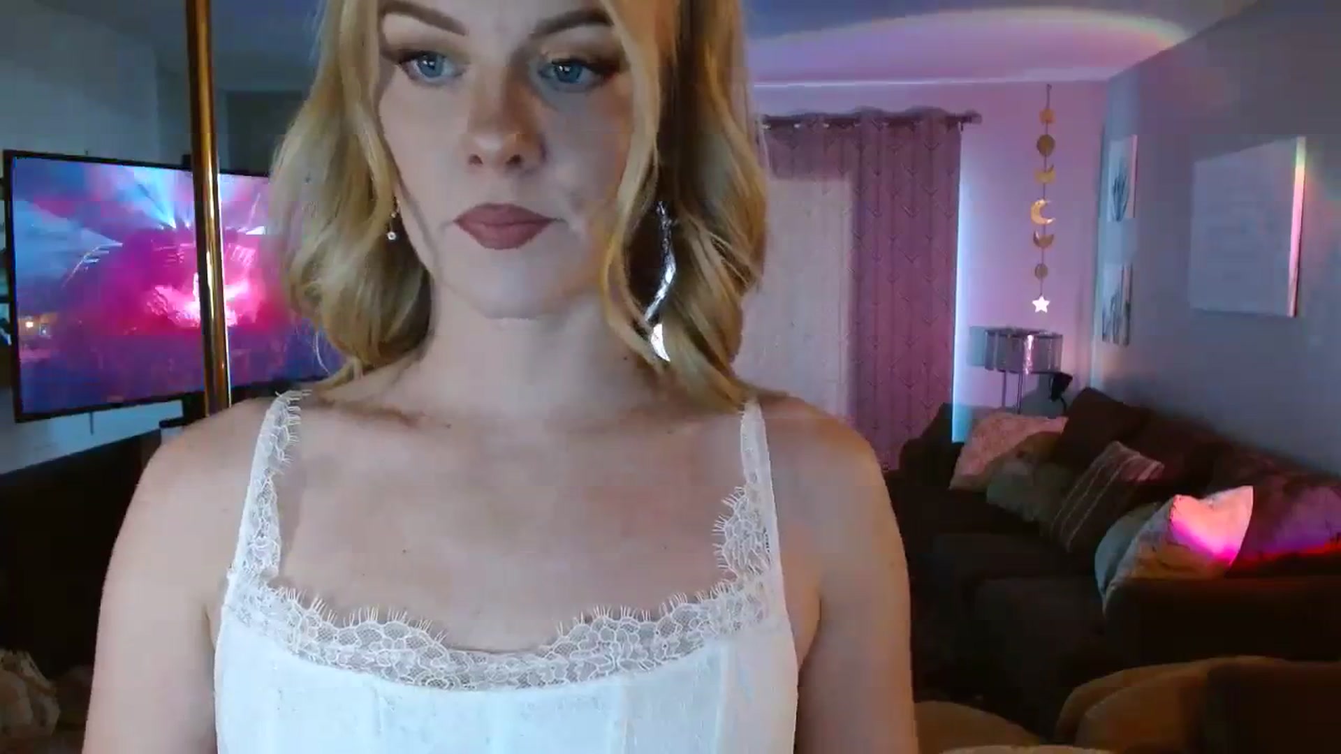 Gallery image thumbnail from AvaMonroe_'s myfreecams stream on, 09/27/2023, 01:03 image 16 of 20