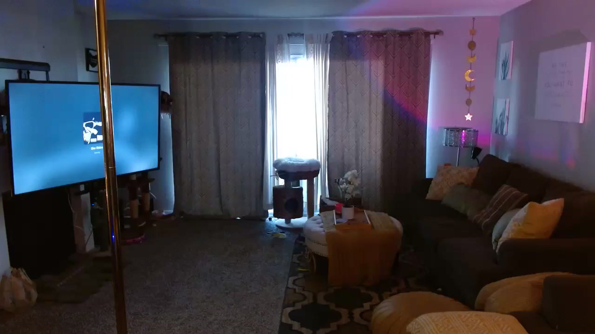 Gallery image thumbnail from AvaMonroe_'s myfreecams stream on, 09/28/2023, 24:49 image 6 of 20
