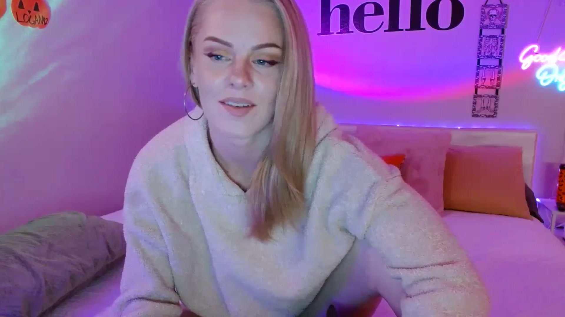Gallery image thumbnail from AvaMonroe_'s myfreecams stream on, 10/04/2023, 08:05 image 14 of 20