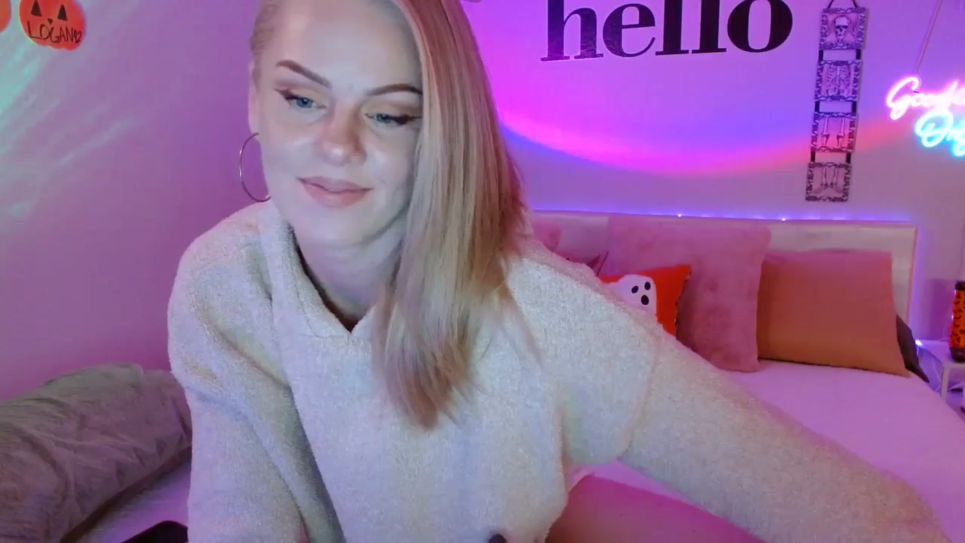 Gallery image thumbnail from AvaMonroe_'s myfreecams stream on, 10/04/2023, 08:05 image 17 of 20