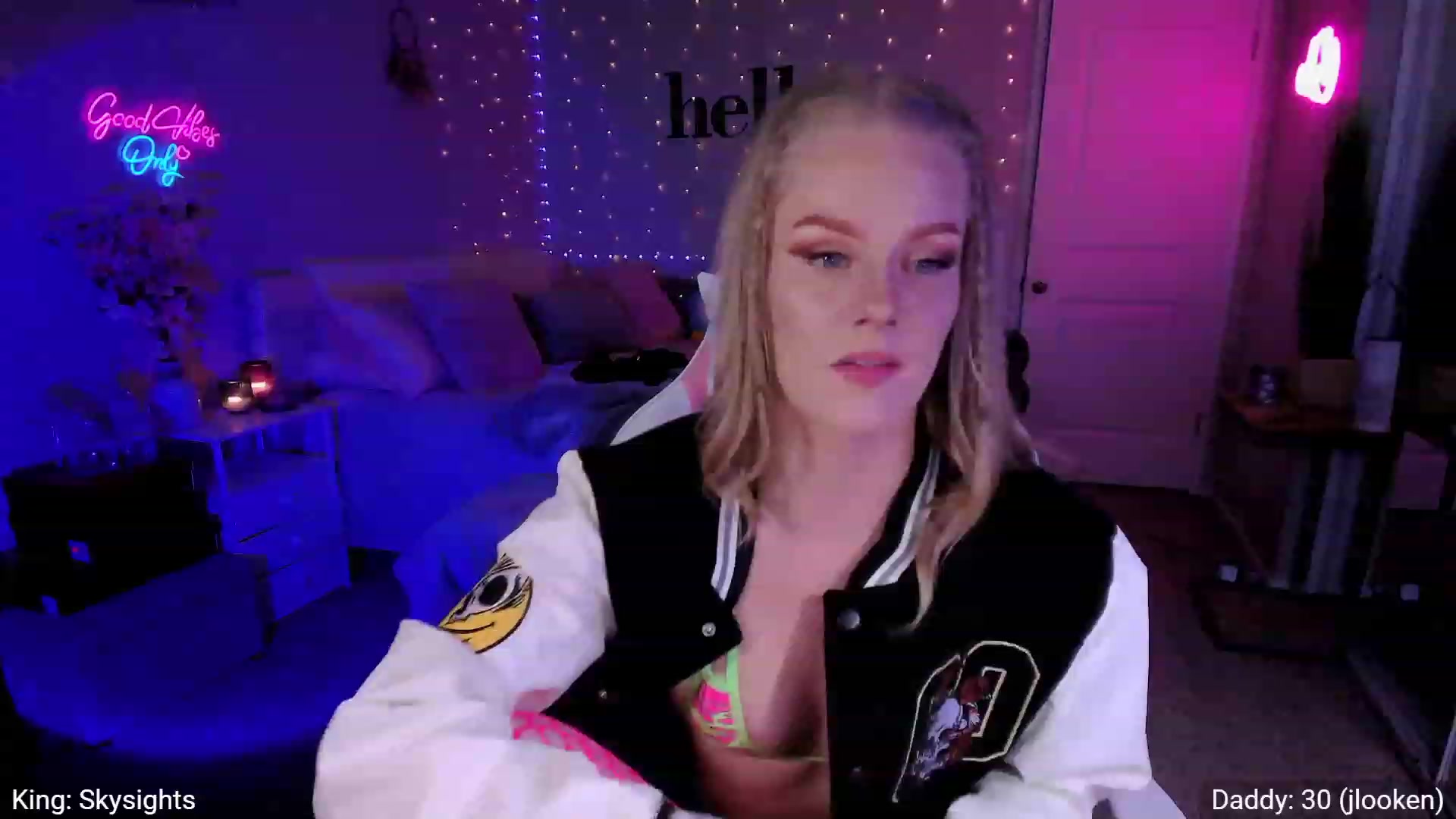 Gallery image thumbnail from AvaMonroe_'s myfreecams stream on, 01/19/2024, 05:00 image 17 of 20