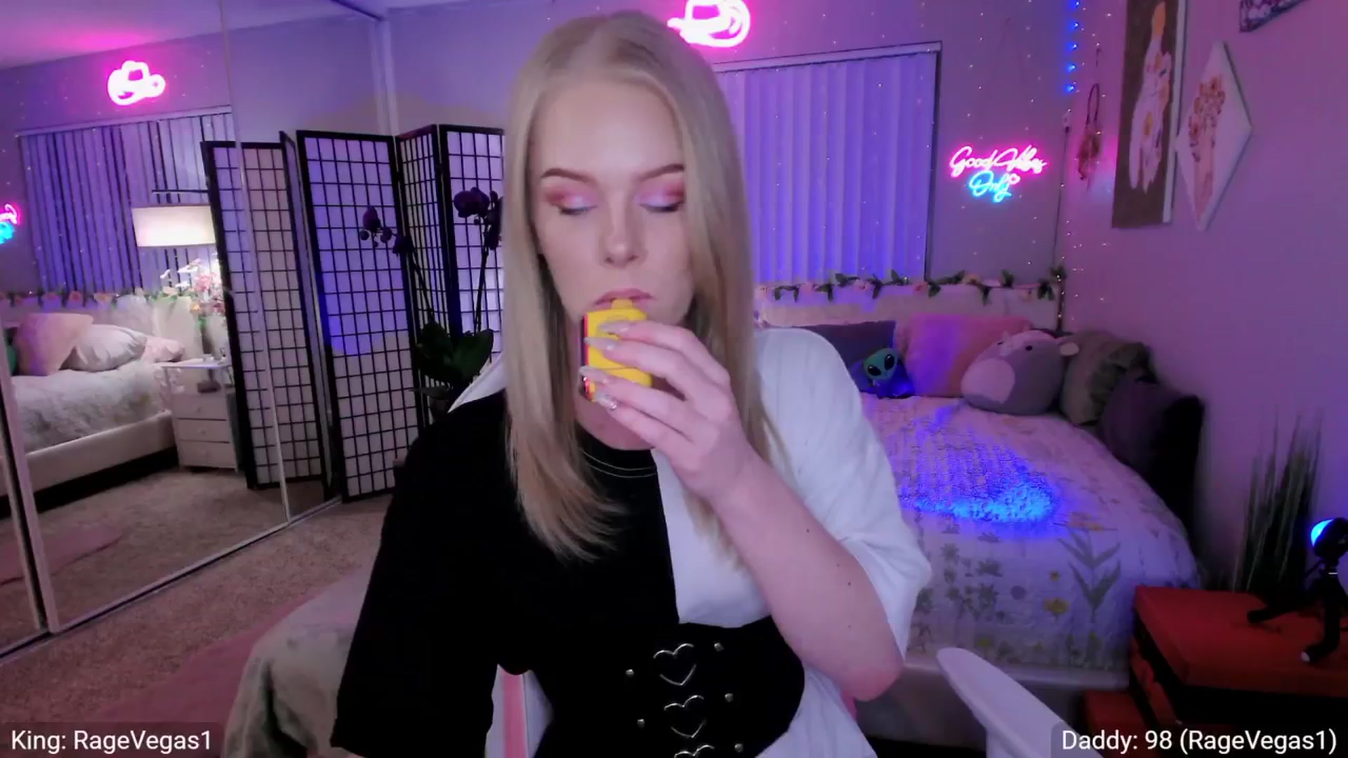 Gallery image thumbnail from AvaMonroe_'s myfreecams stream on, 02/27/2024, 03:40 image 2 of 20