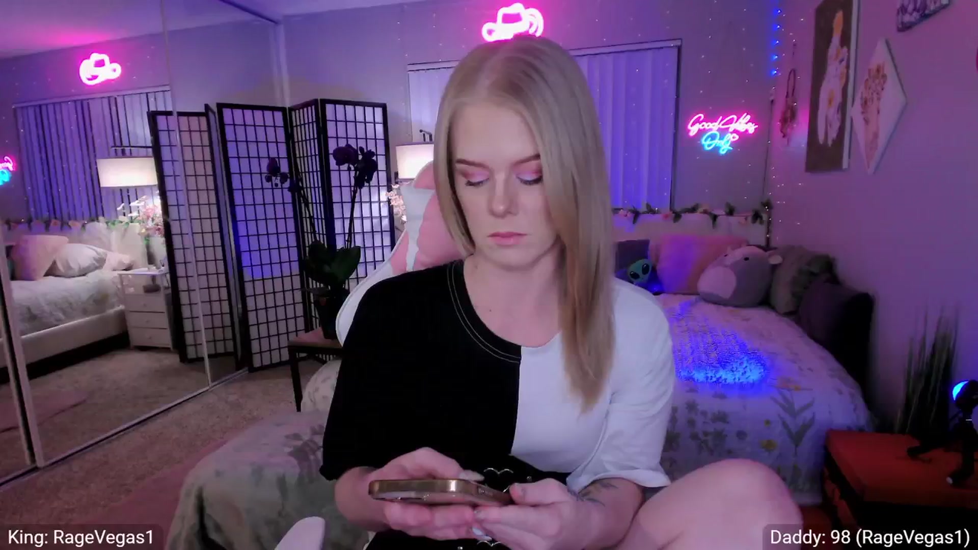 Gallery image thumbnail from AvaMonroe_'s myfreecams stream on, 02/27/2024, 03:40 image 10 of 20
