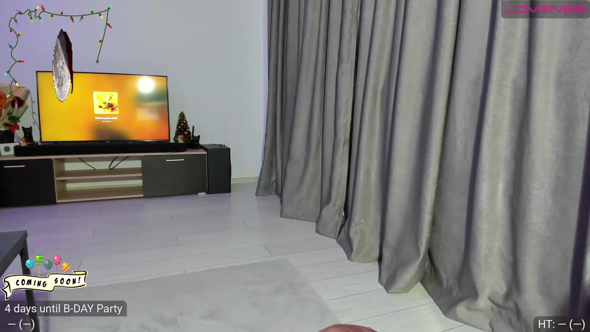 Gallery image thumbnail from AvaMoonlight's myfreecams stream on, 12/05/2022, 16:39 image 1 of 20