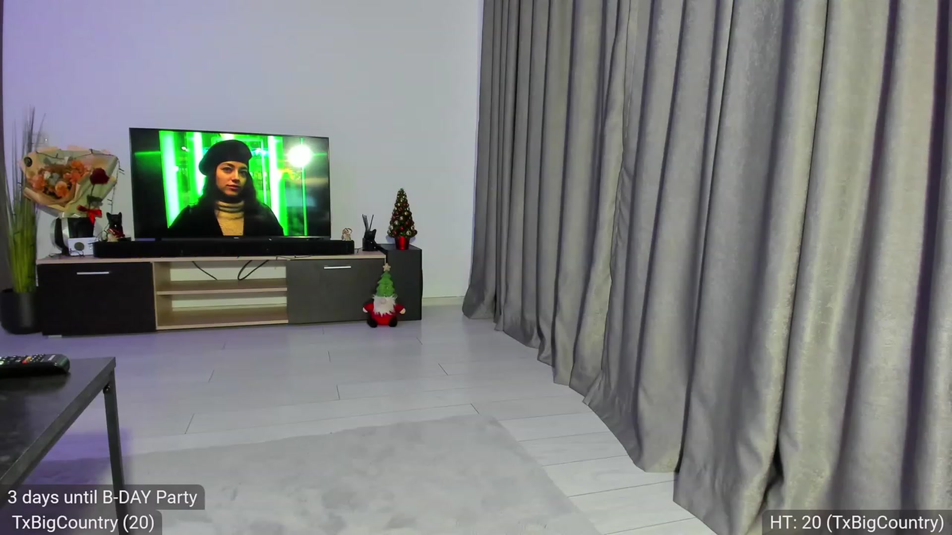 Gallery image thumbnail from AvaMoonlight's myfreecams stream on, 12/07/2022, 24:20 image 6 of 20