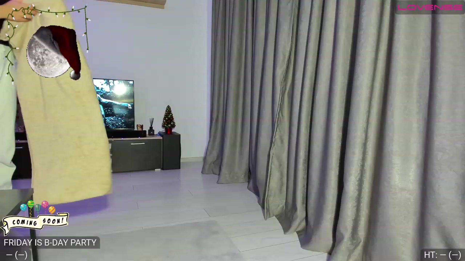 Gallery image thumbnail from AvaMoonlight's myfreecams stream on, 12/08/2022, 17:28 image 1 of 20
