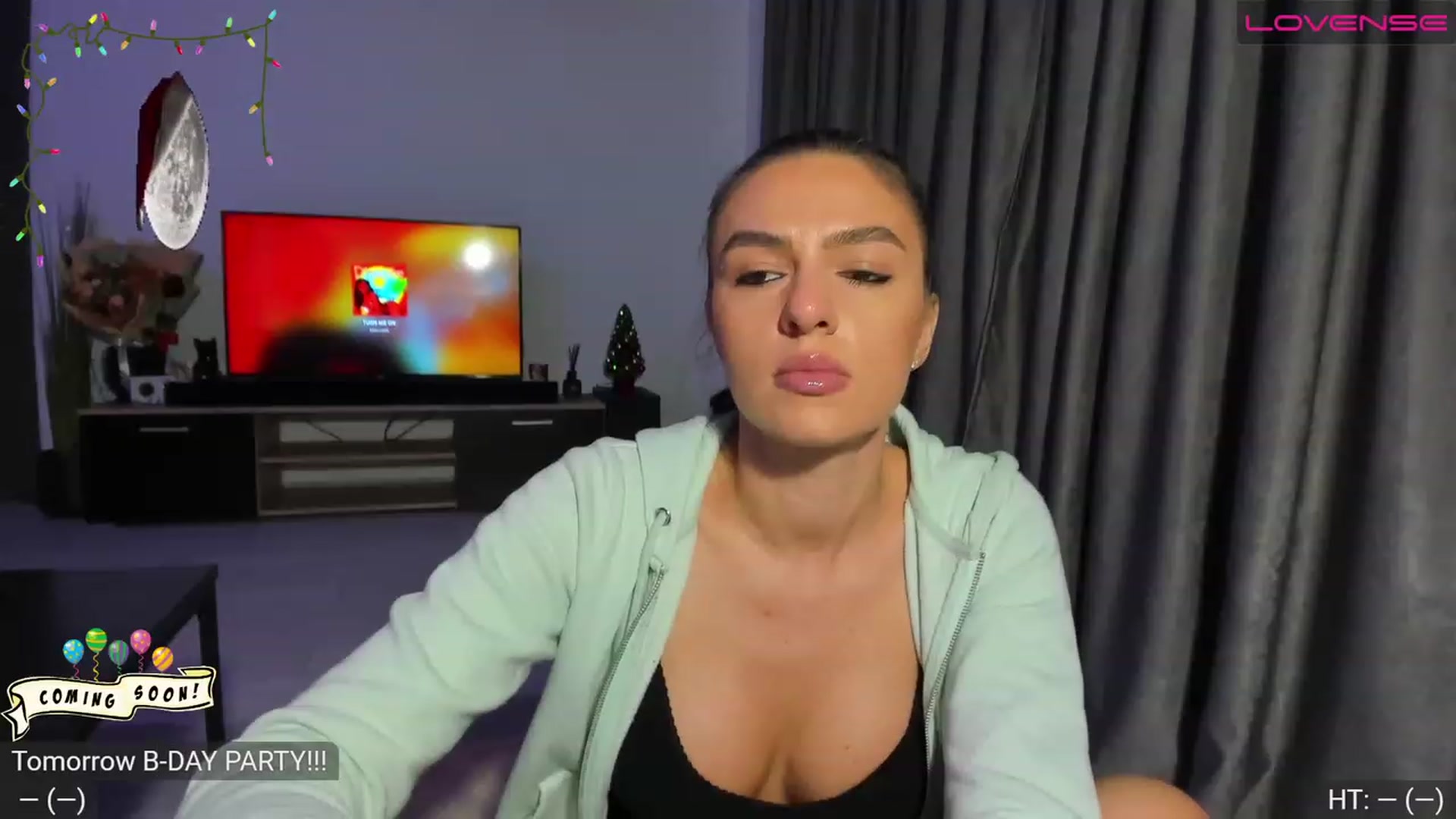 Gallery image thumbnail from AvaMoonlight's myfreecams stream on, 12/08/2022, 17:28 image 9 of 20