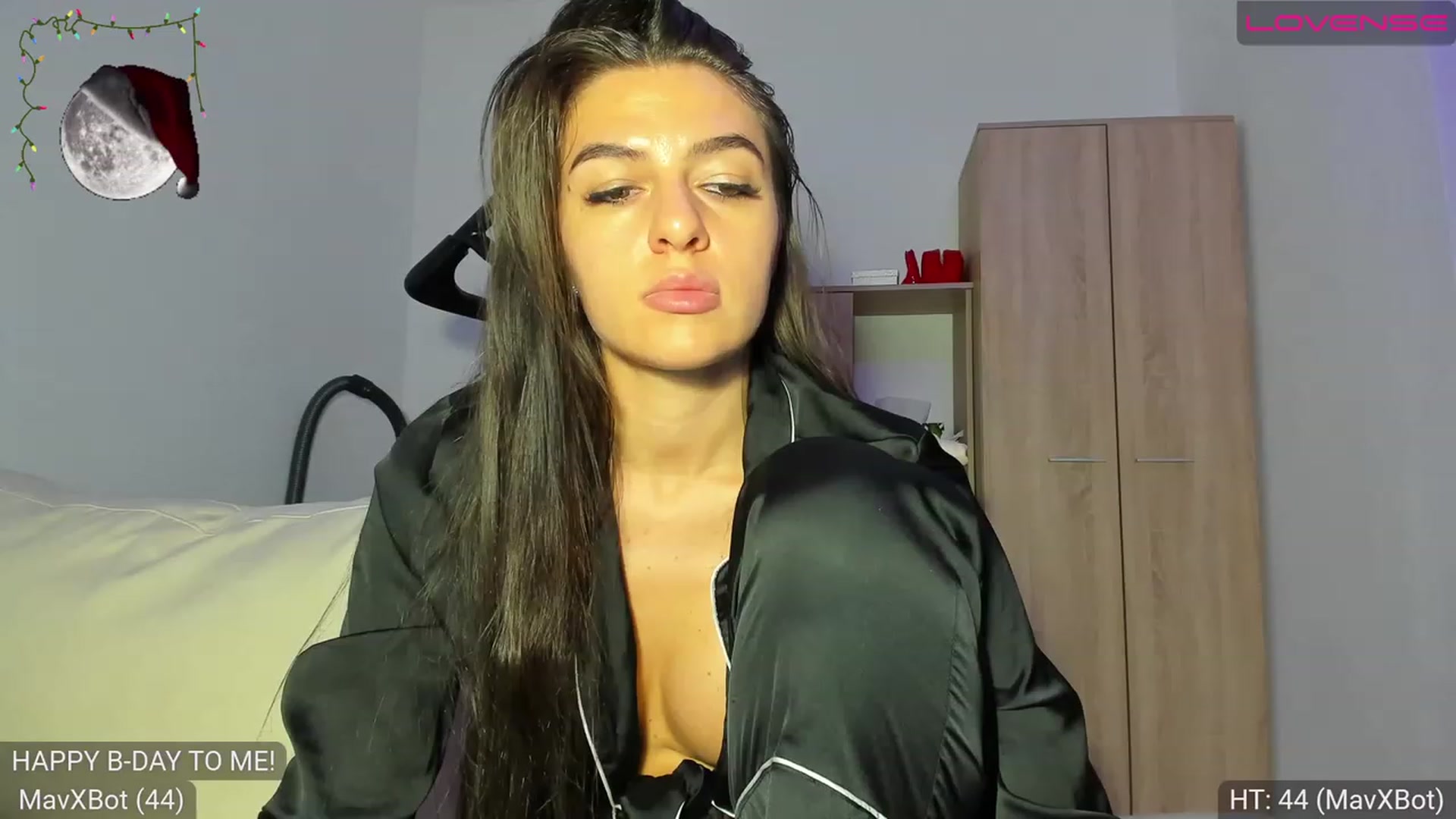 Gallery image thumbnail from AvaMoonlight's myfreecams stream on, 12/12/2022, 24:03 image 12 of 20