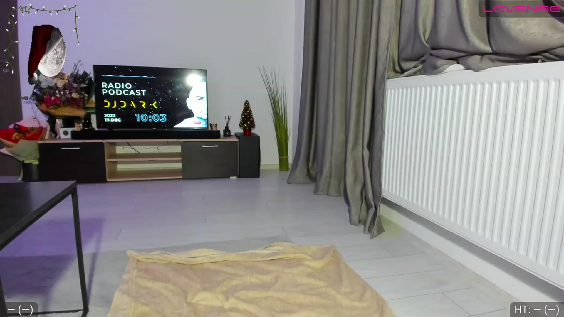 Gallery image thumbnail from AvaMoonlight's myfreecams stream on, 12/19/2022, 24:00 image 2 of 20