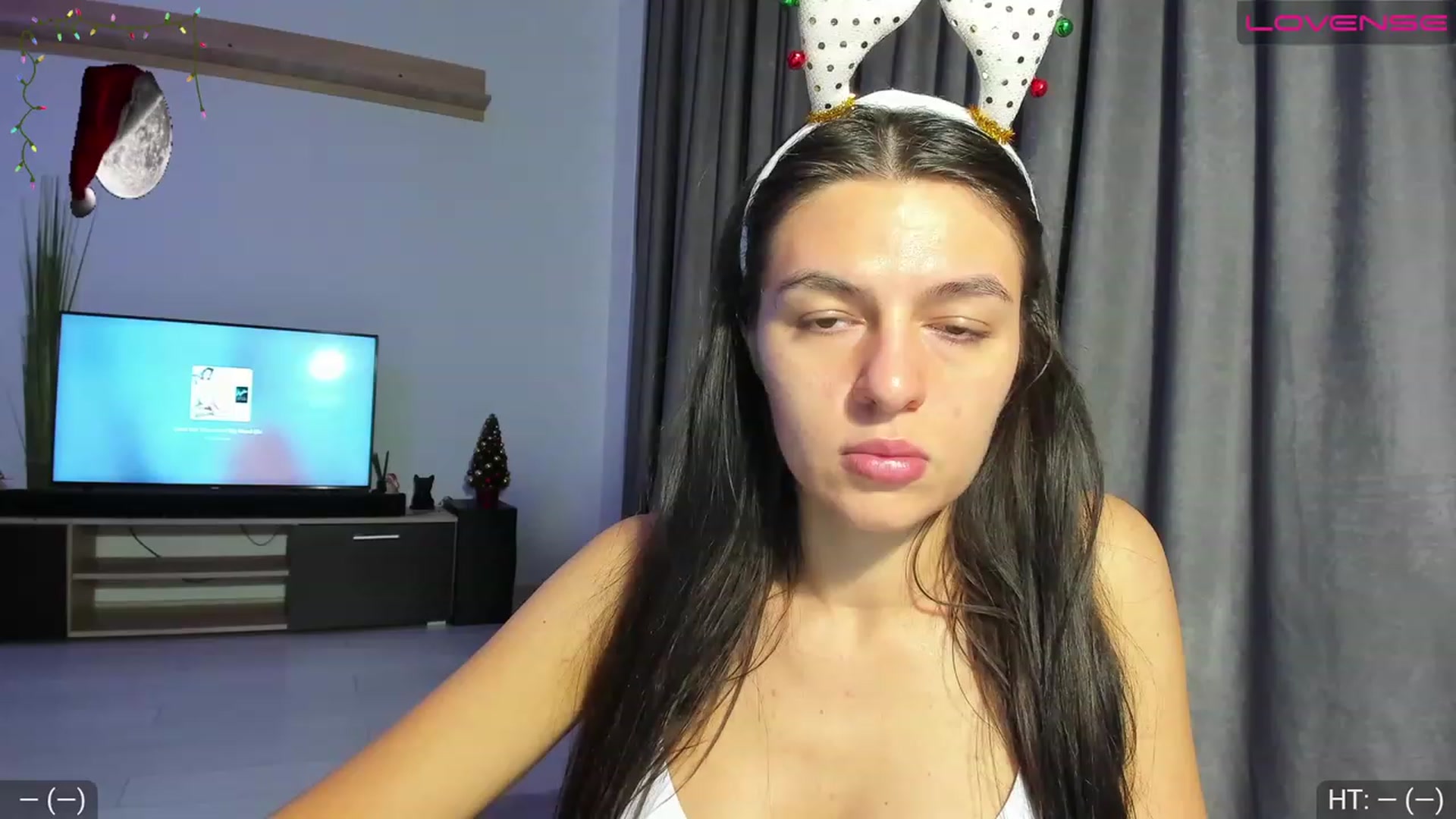 Gallery image thumbnail from AvaMoonlight's myfreecams stream on, 12/24/2022, 24:05 image 1 of 20