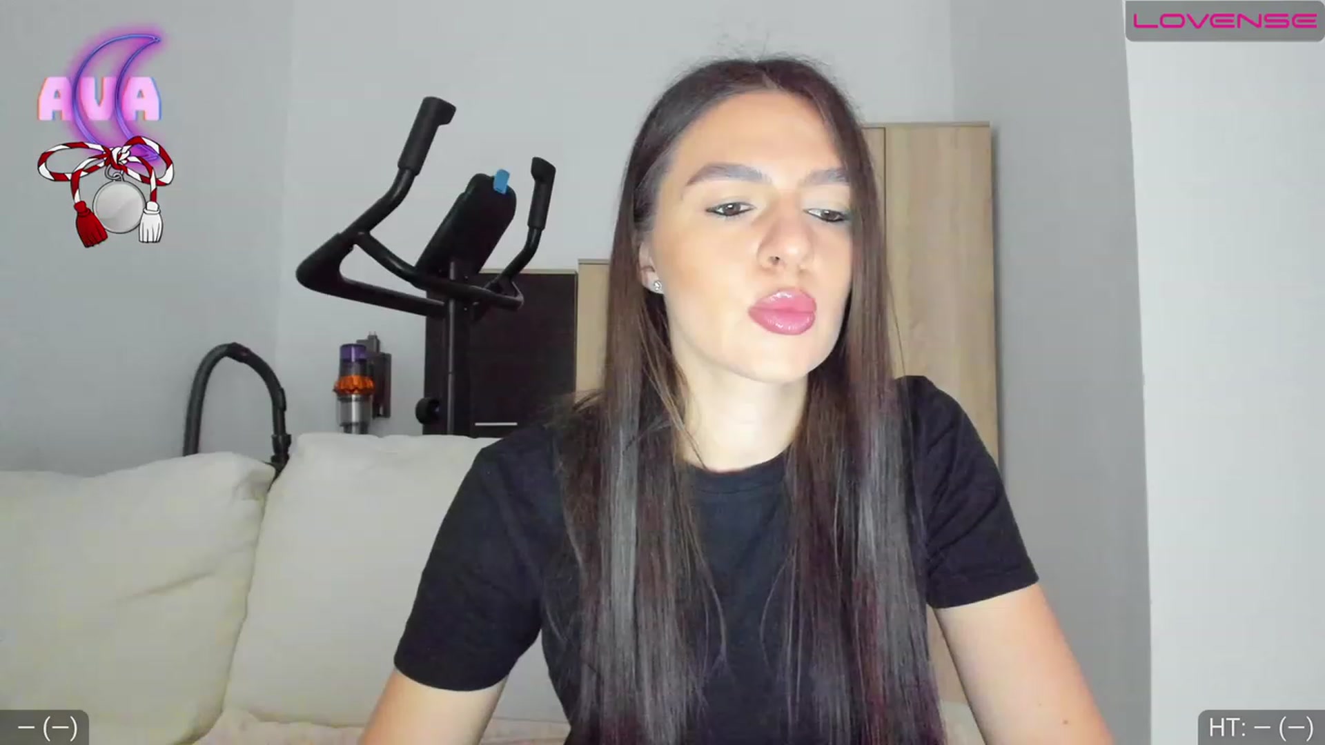 Gallery image thumbnail from AvaMoonlight's myfreecams stream on, 03/07/2023, 16:11 image 4 of 20