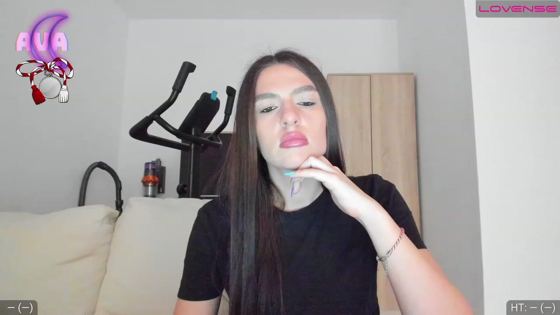 Gallery image thumbnail from AvaMoonlight's myfreecams stream on, 03/07/2023, 16:11 image 6 of 20