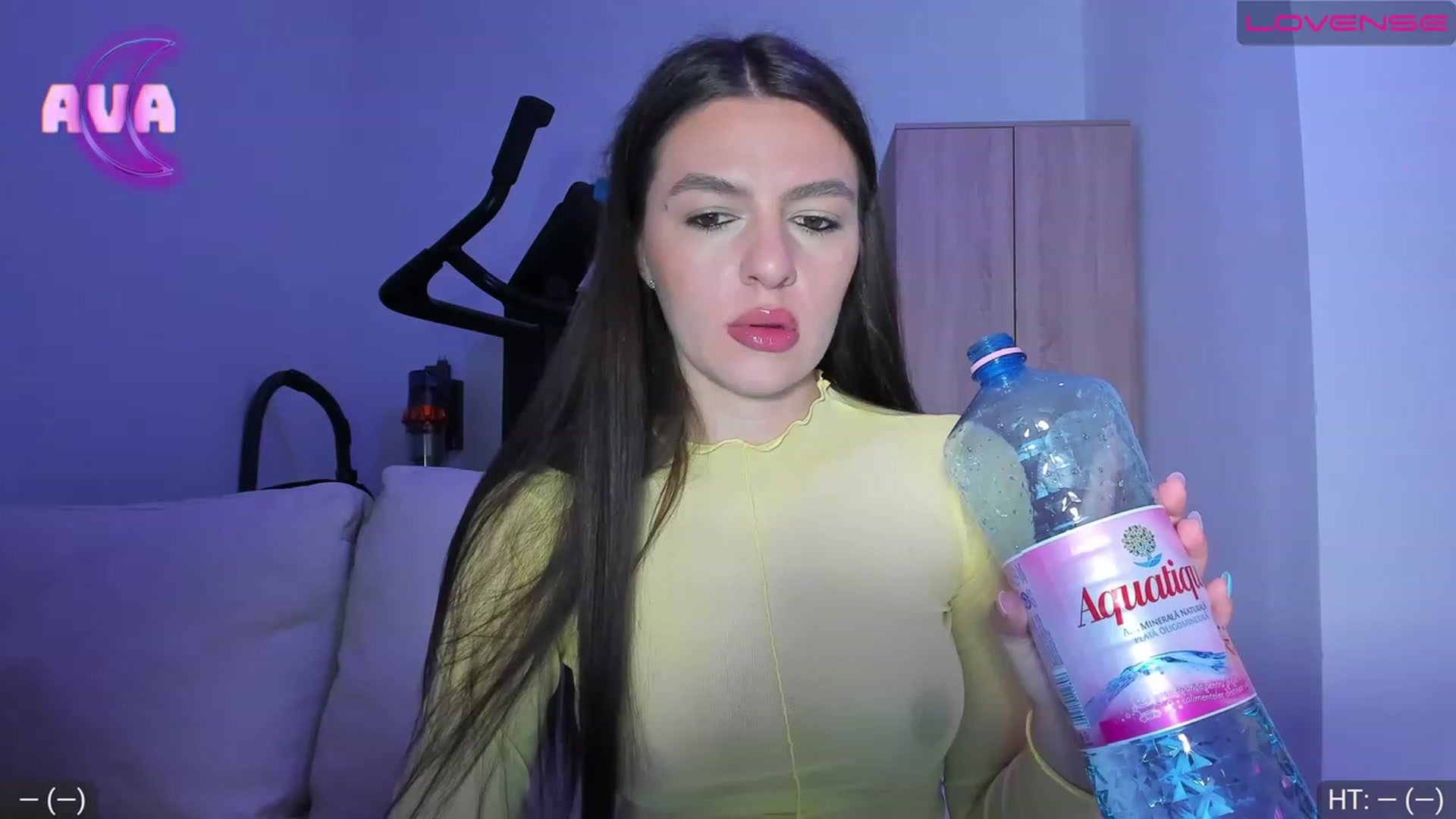 Gallery image thumbnail from AvaMoonlight's myfreecams stream on, 03/10/2023, 24:02 image 1 of 20