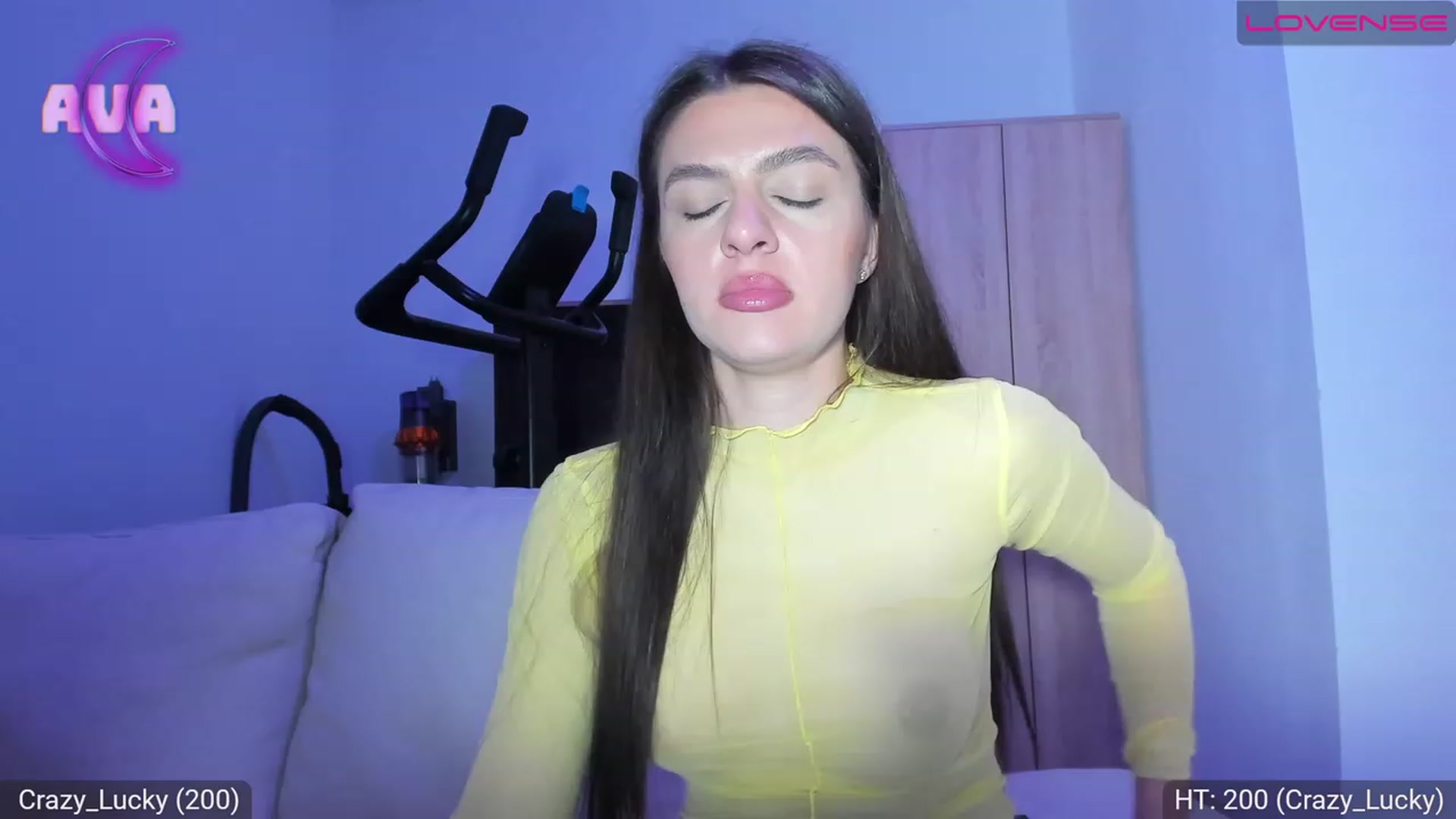Gallery image thumbnail from AvaMoonlight's myfreecams stream on, 03/10/2023, 24:27 image 6 of 20