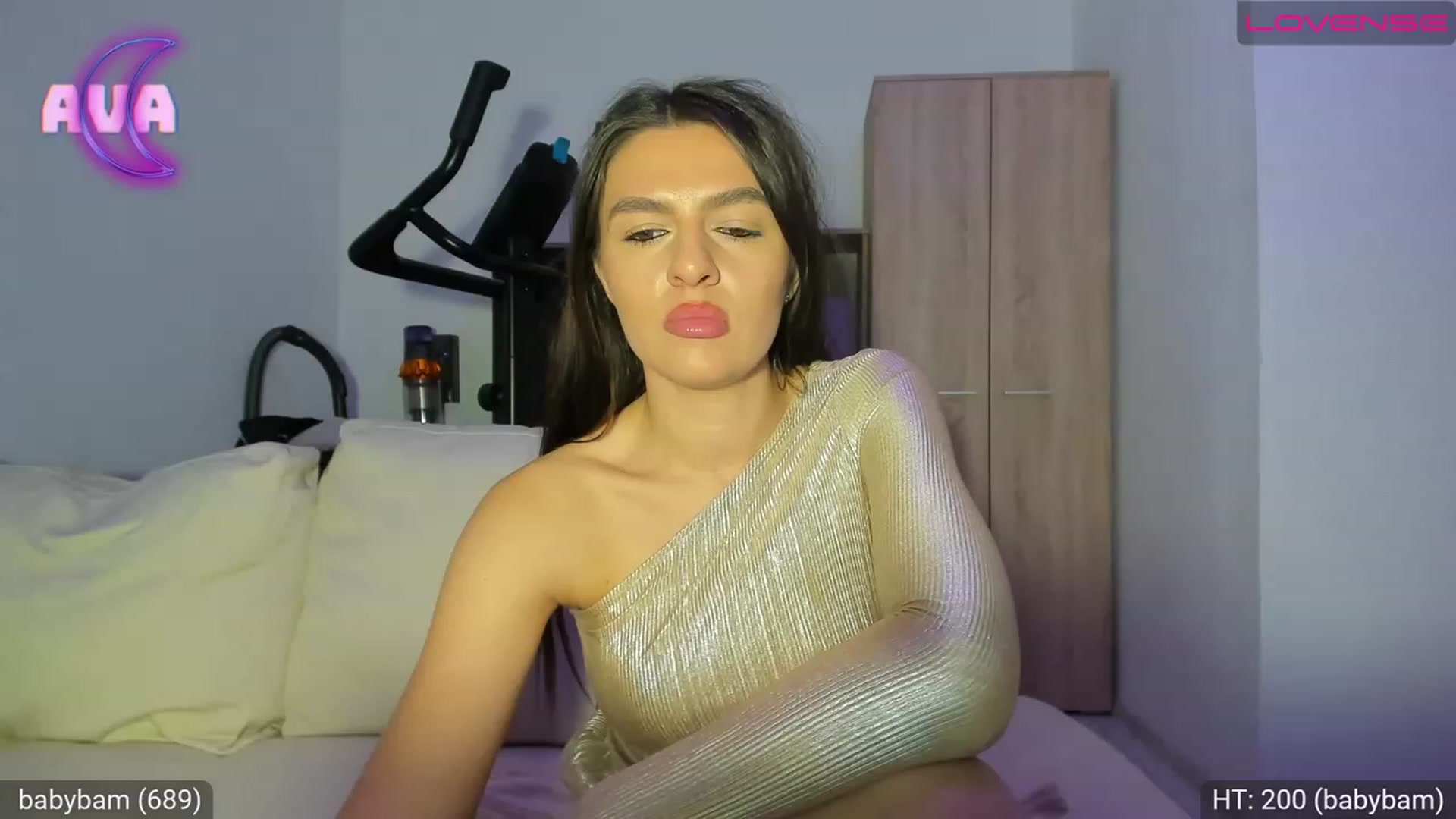 Gallery image thumbnail from AvaMoonlight's myfreecams stream on, 03/12/2023, 24:25 image 2 of 20